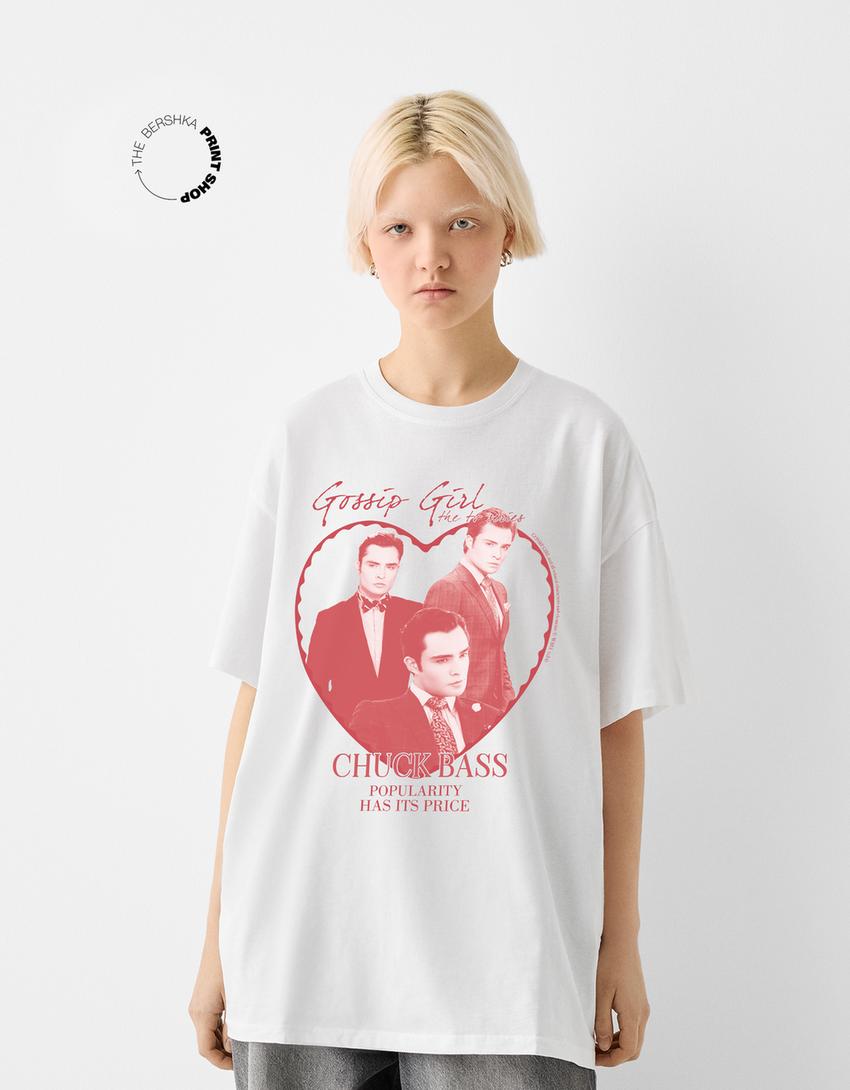 T-shirt Gossip Girl manga curta oversize estampado-Gelo-1