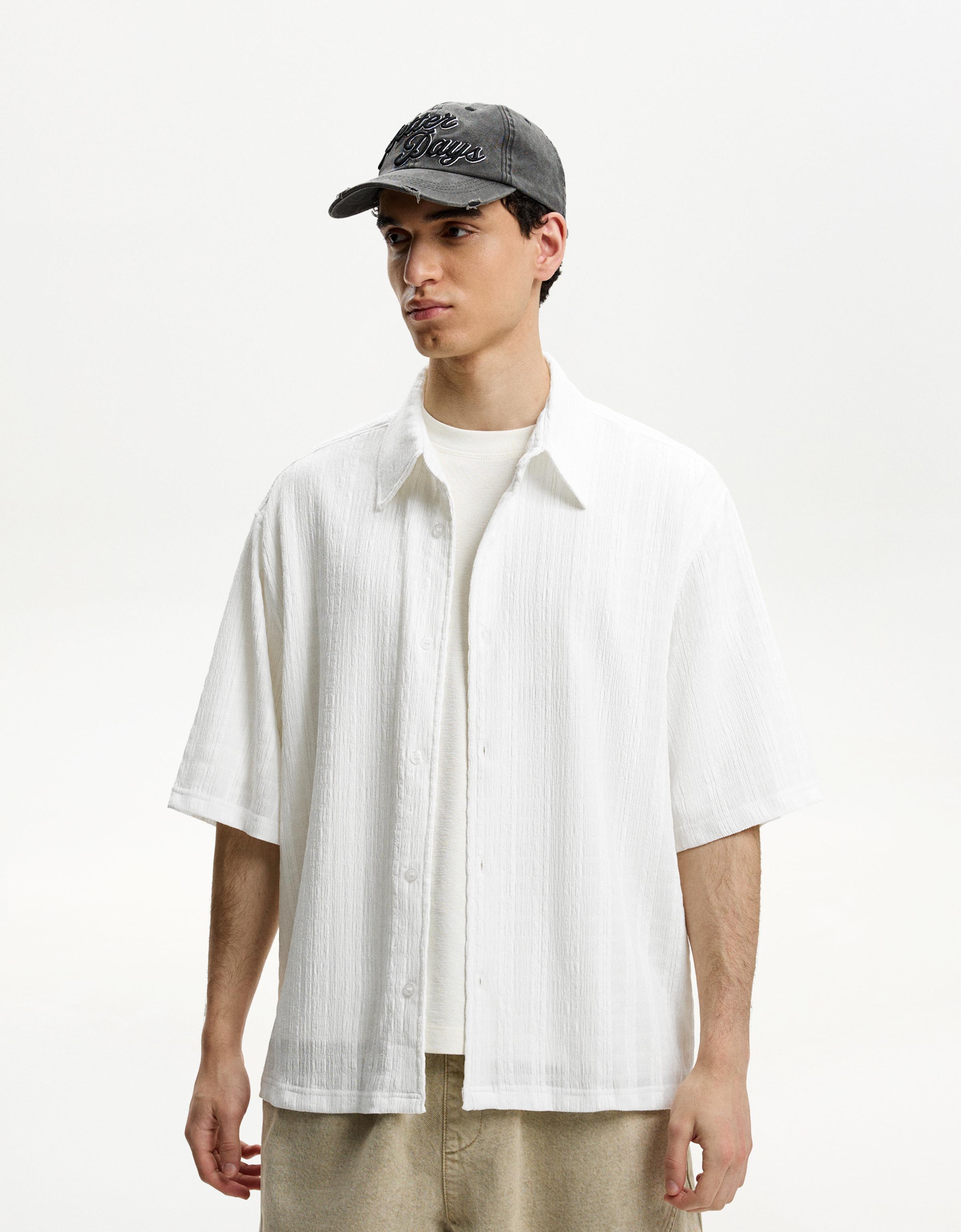 【MODERNIF】Blanc Overfit Short Sleeve T-shirt Textured boxy fit short sleeve shirt - Shirts - Men | Bershka