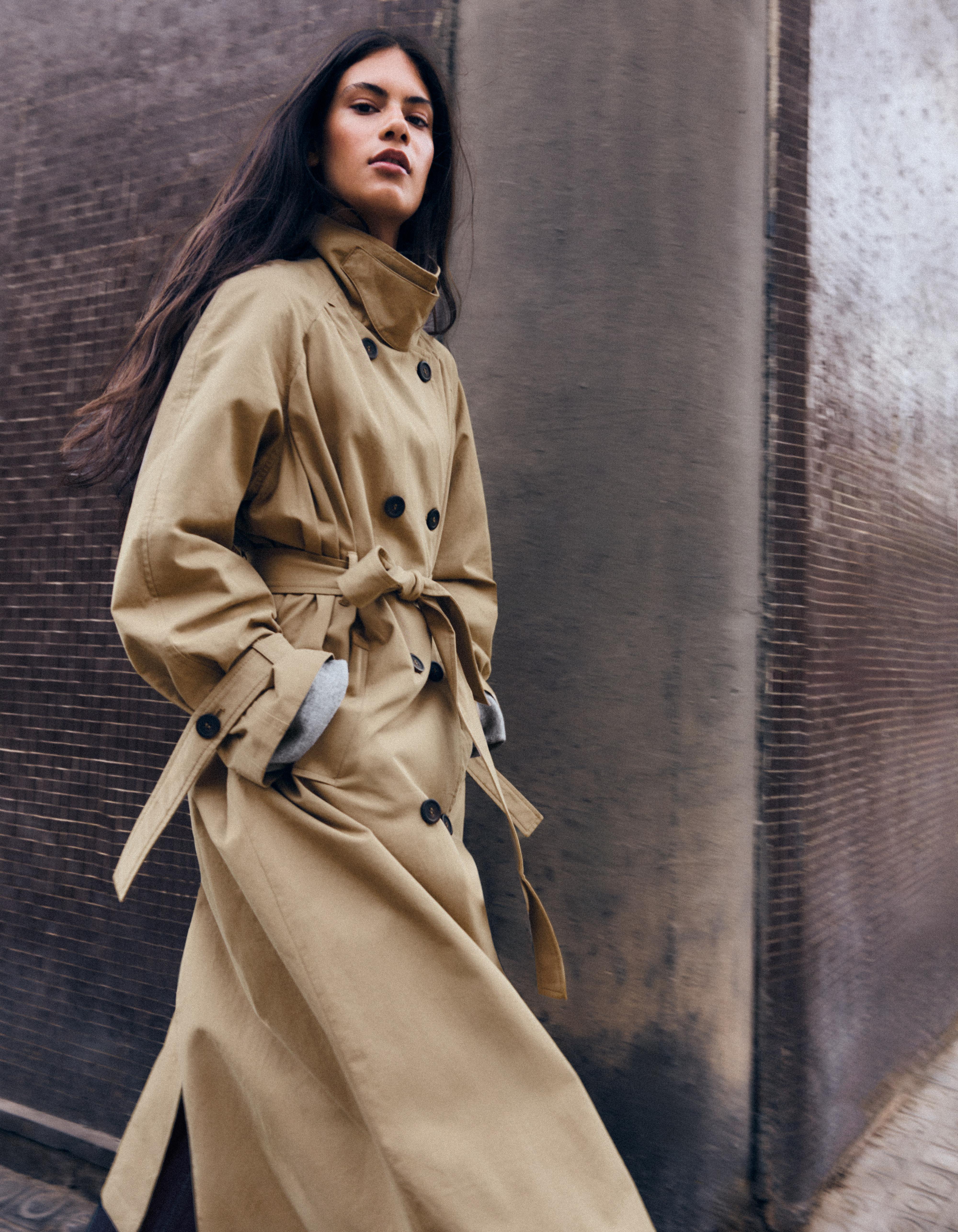 Bershka Büzgü detaylı ve kemerli uzun trençkot görsel 8