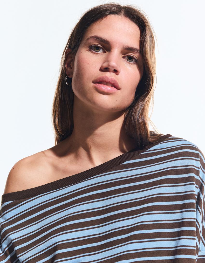 Asymmetric neck long sleeve print T-shirt-Light blue