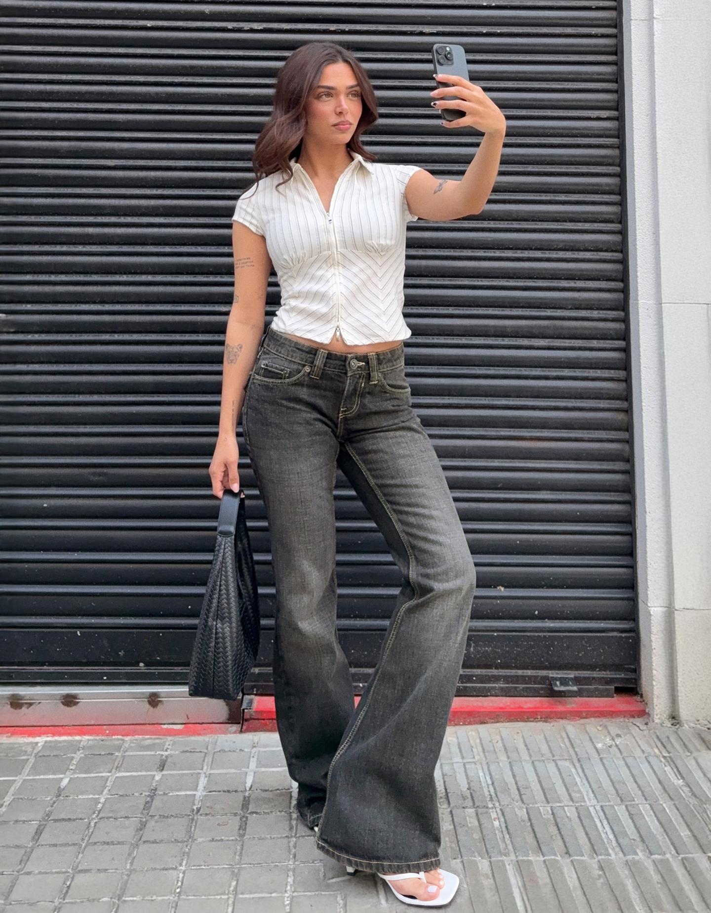 Bershka jeansy baggy flare z niskim stanem srebrny