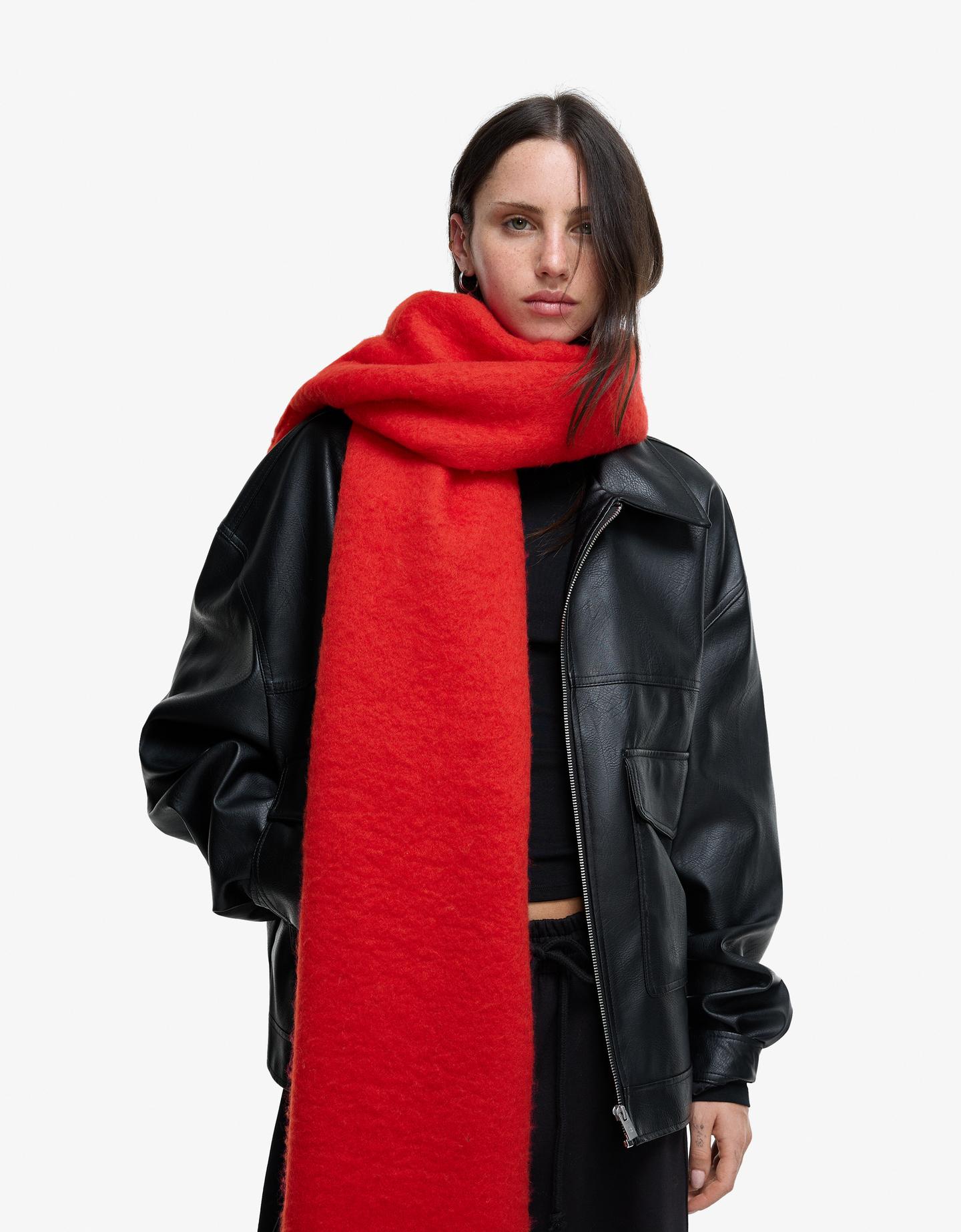 Bershka szalik gładki czerwony