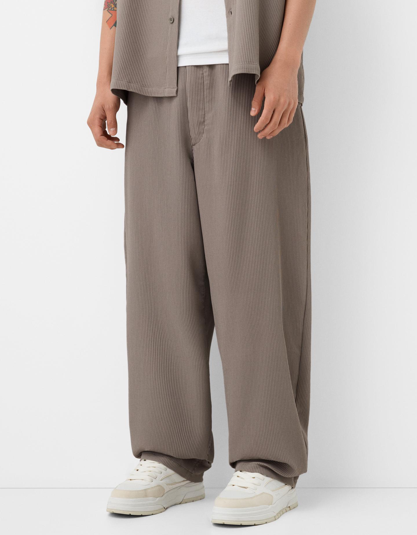 Bershka Pantaloni Wide Leg Plissettati Uomo L Sabbia