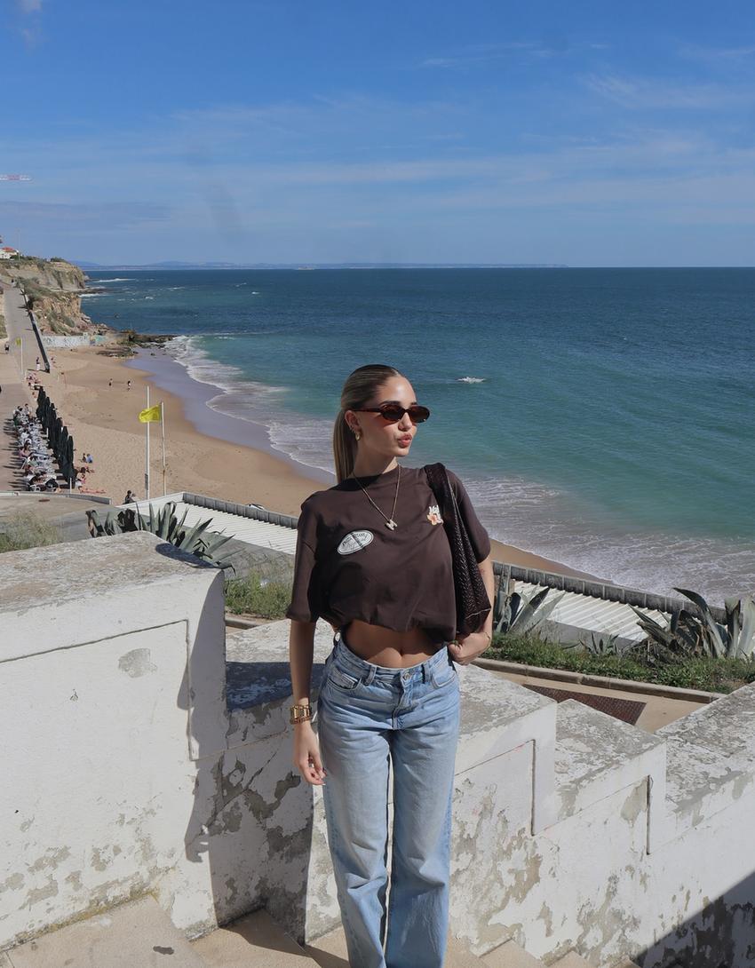 T-shirt manga curta oversize estampado-Marrom-1