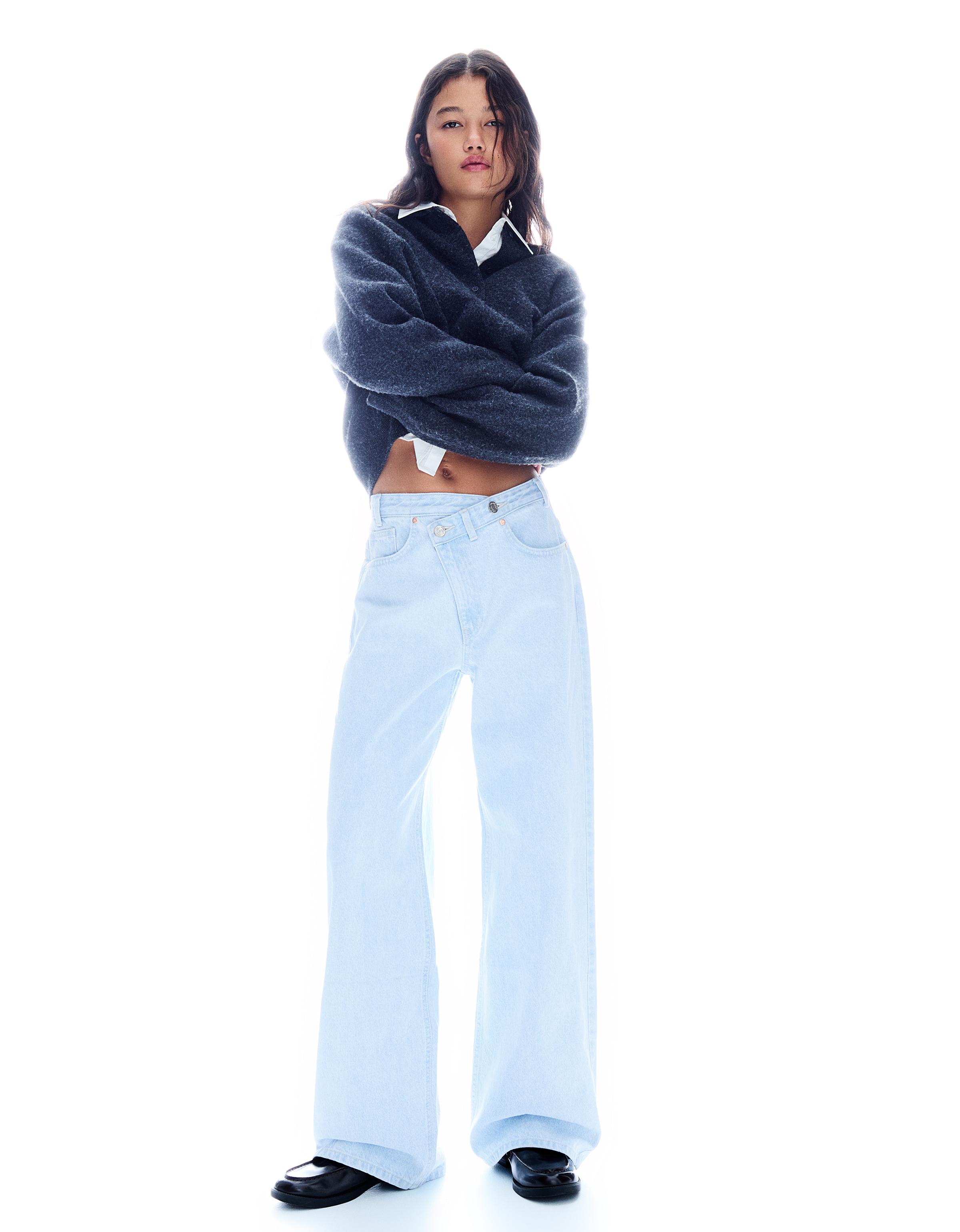 Bershka Jeans Mit Weitem Bein, Hohem Bund Und Überkreuzter Taille Damen 40 Hellblau