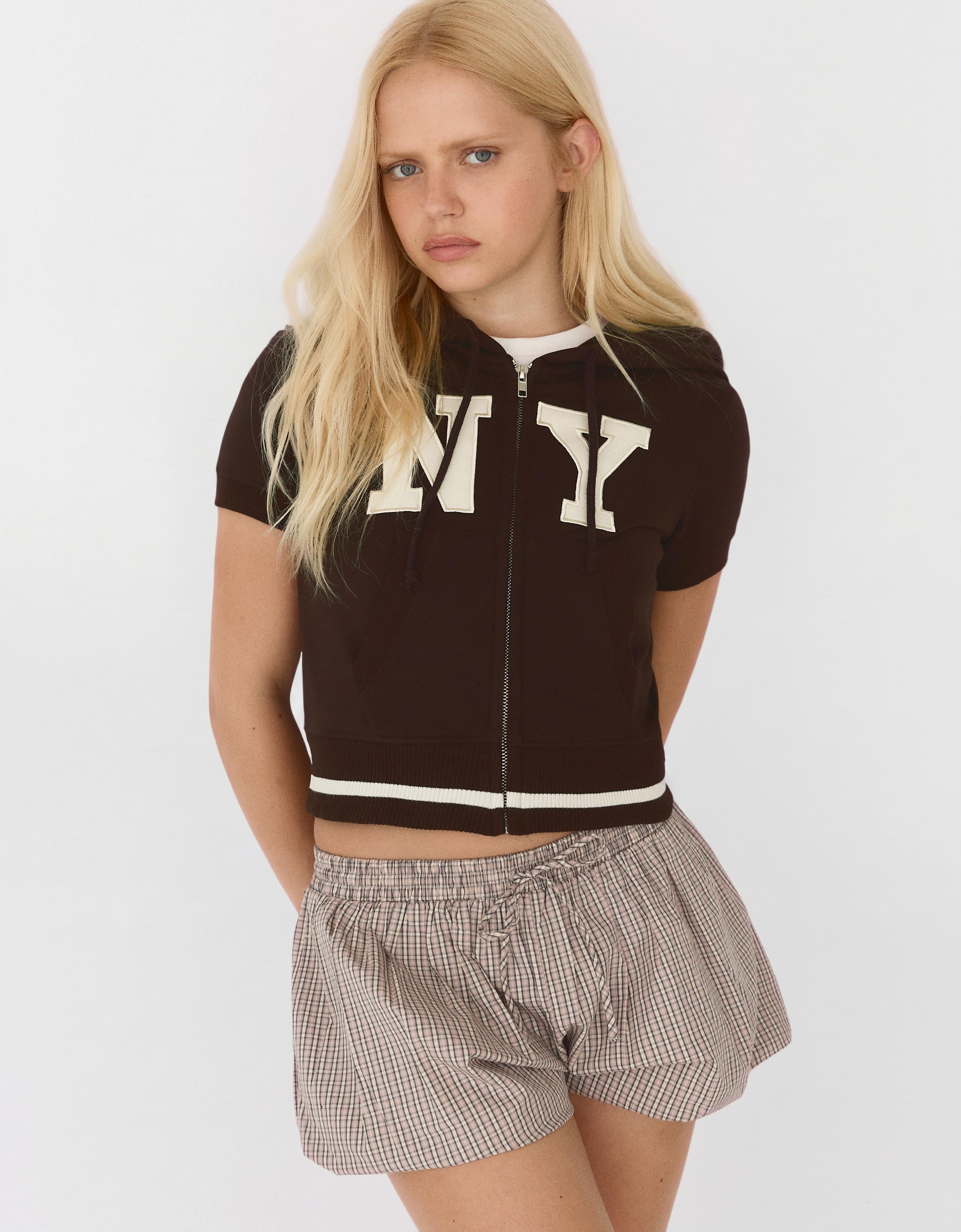 Short-sleeved hooded zip-up sweatshirt — Brown