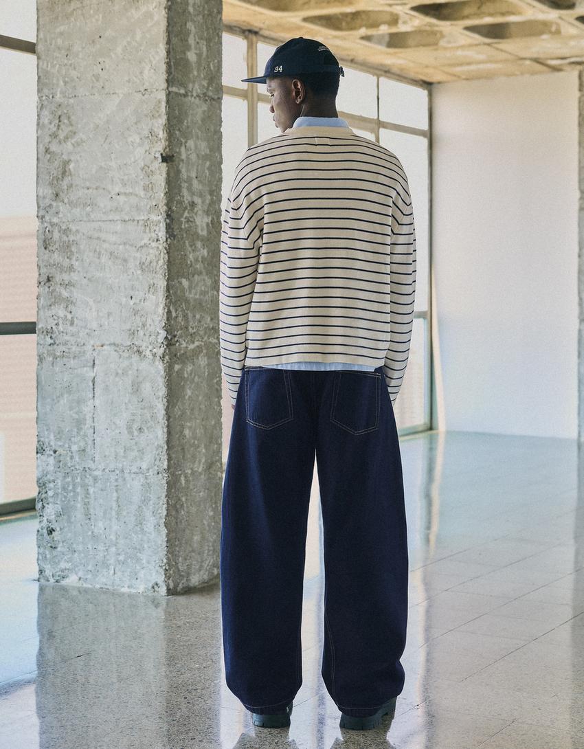 Jeansy o kroju twisted fit-Granatowy