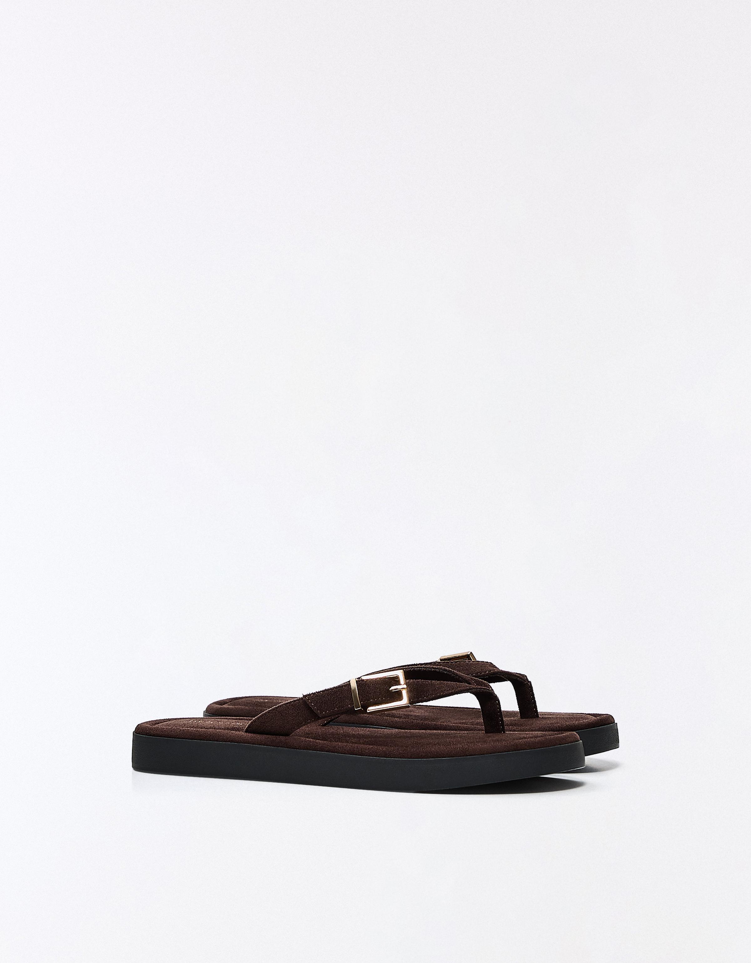 Flat thong sandals with buckle — Brown