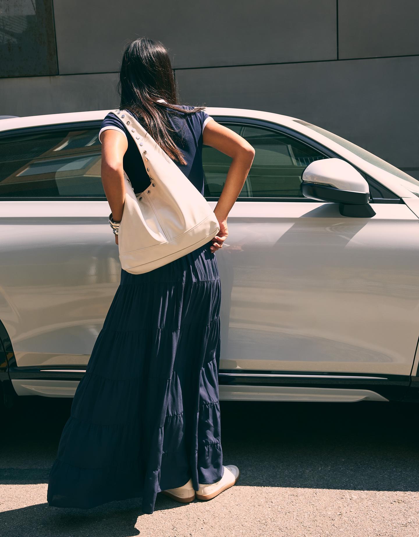 Bershka spódnica midi w rustykalnym stylu granatowy