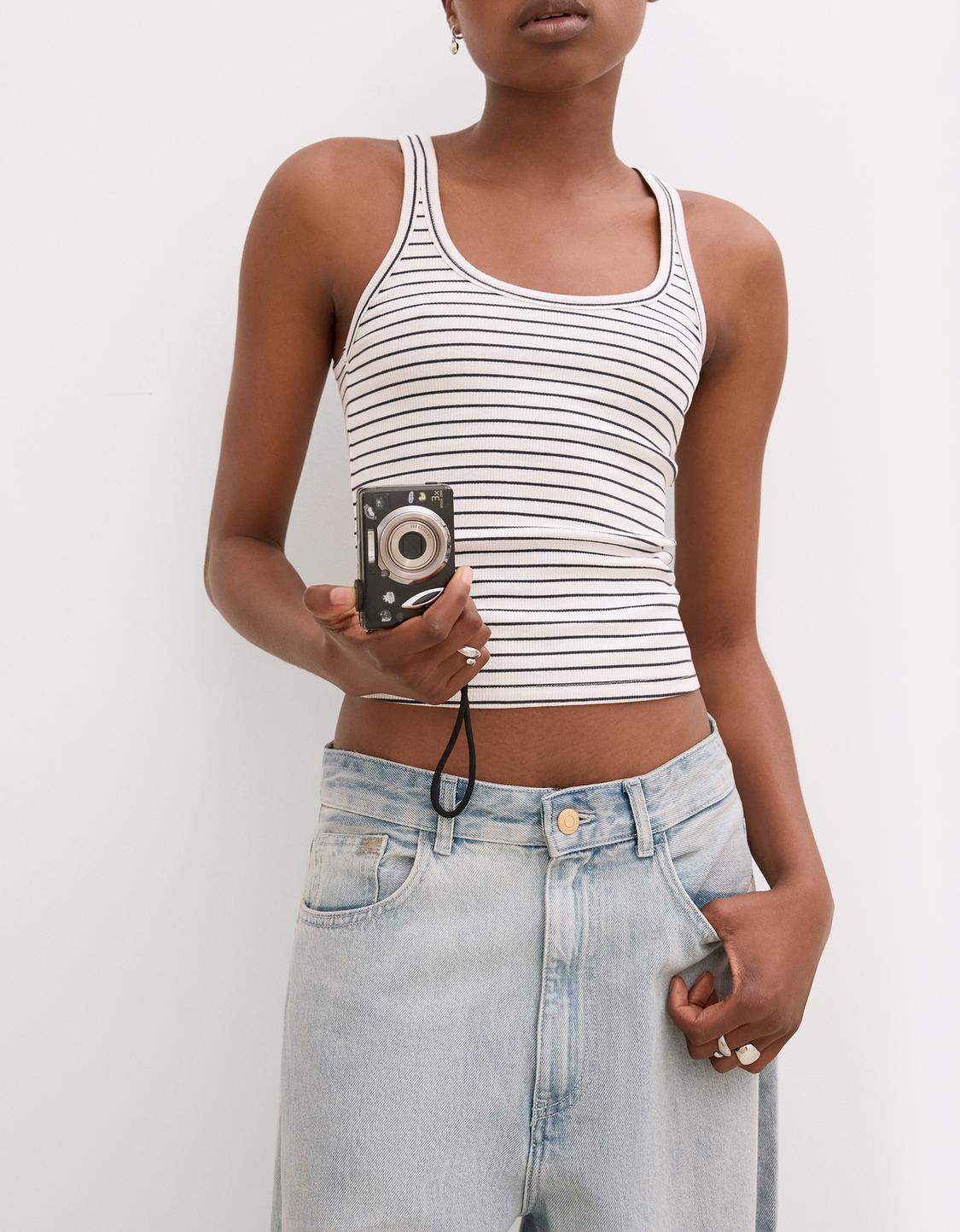Sleeveless ribbed T-shirt
