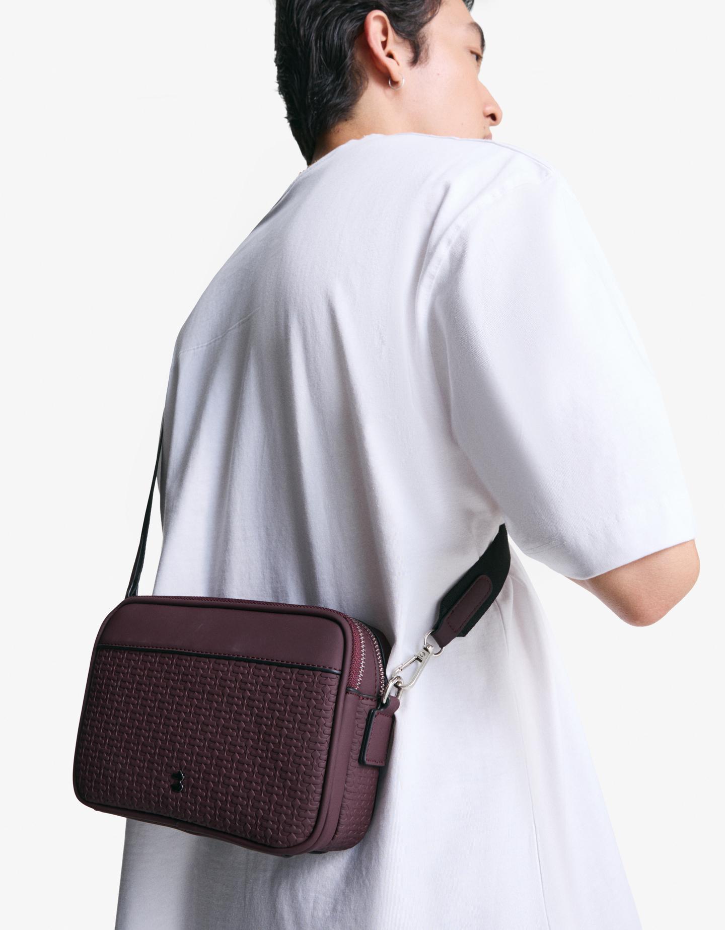 Bershka torebka crossbody z teksturą bordowy