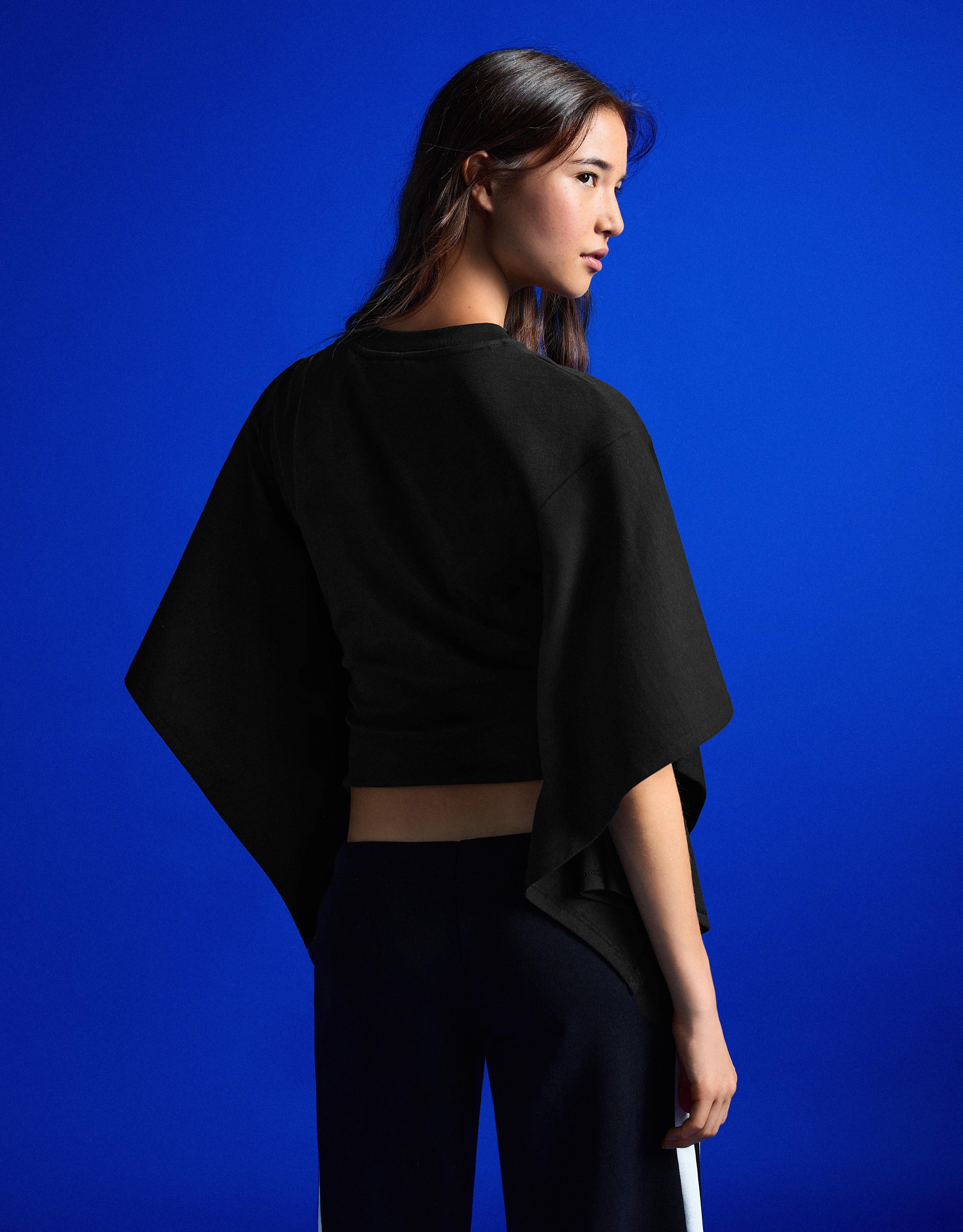 Short sleeve cape T-shirt — Black