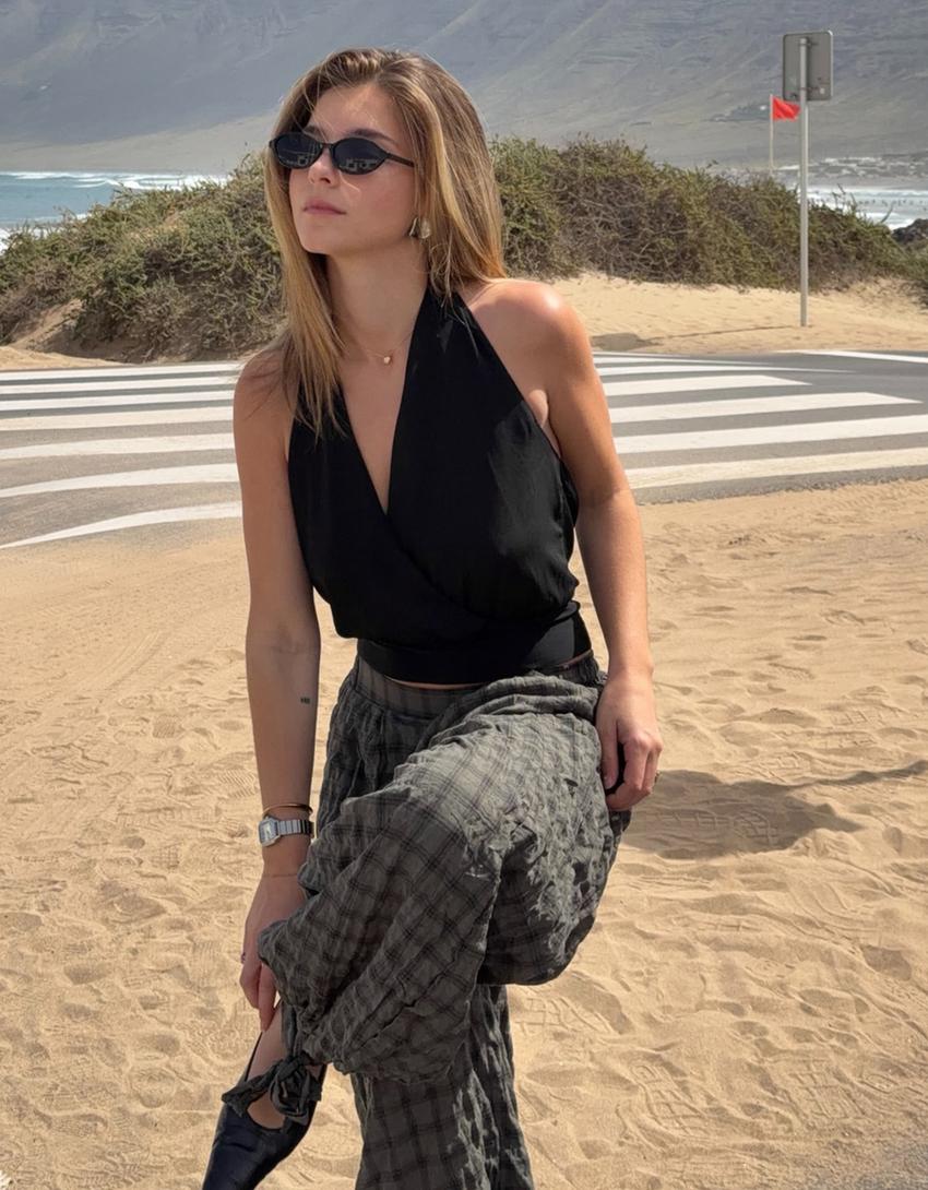 Top halter cruzado-Negro