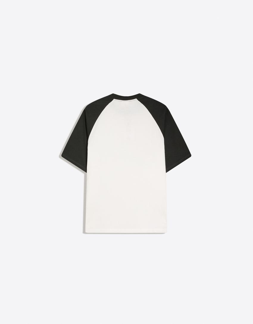 Camiseta raglan print-Negro