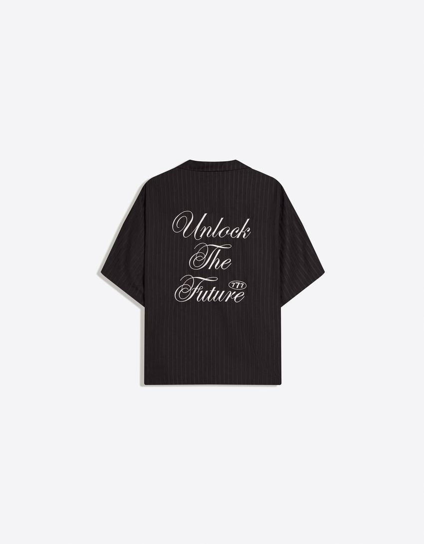 Kısa kollu nakışlı boxy fit gömlek-Siyah