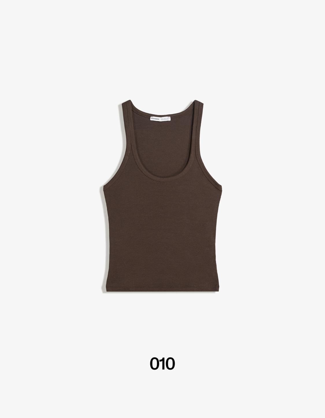 Sleeveless ribbed T-shirt