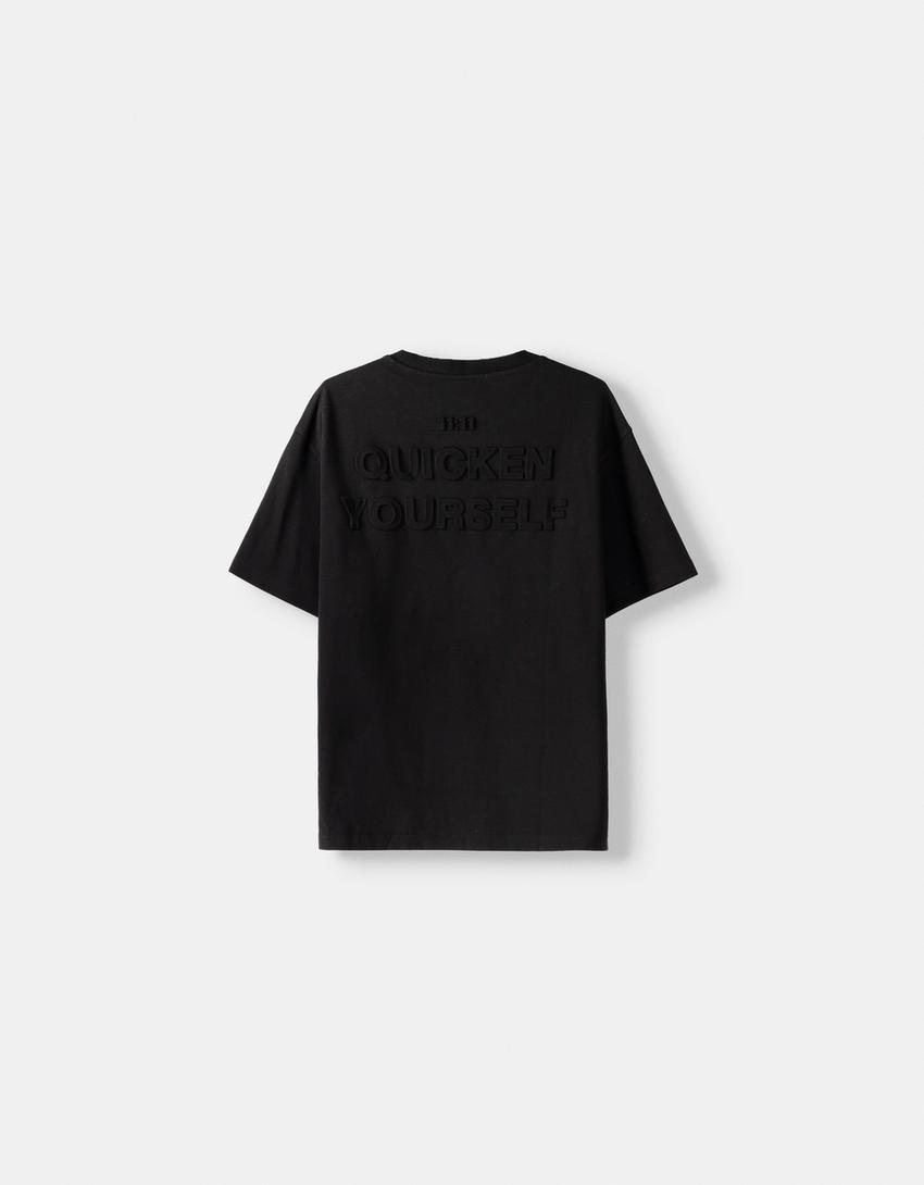 T-shirt manga curta boxy fit estampado relevo-Preto-5