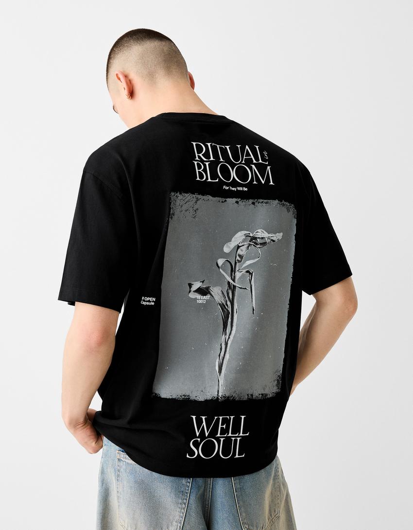 T-shirt manga curta boxy estampado-Preto-2