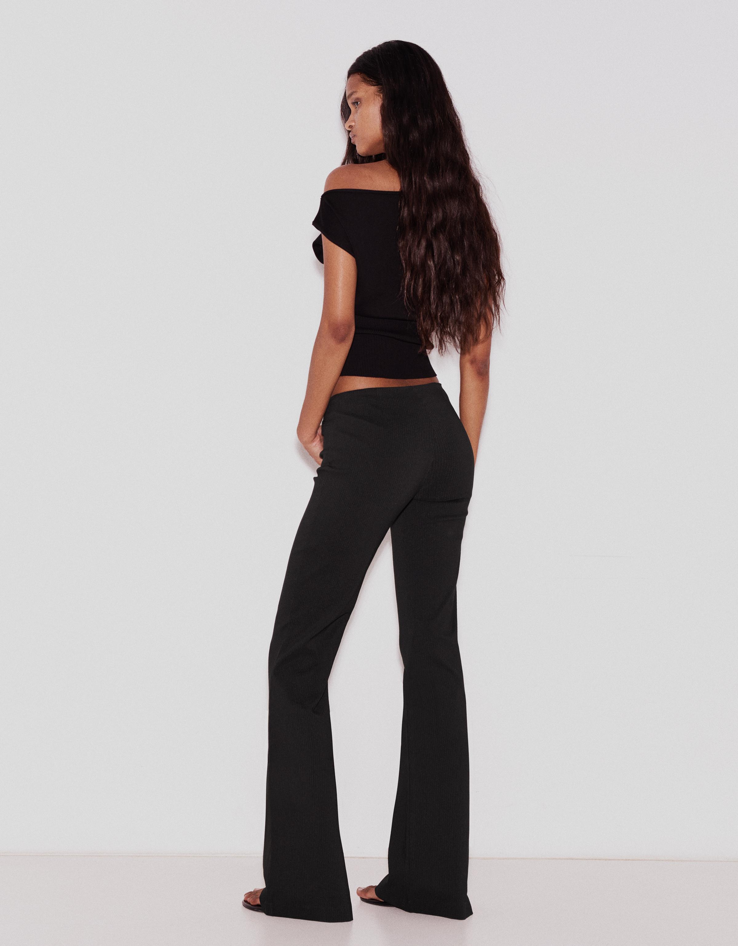 Low-rise flared trousers — Black