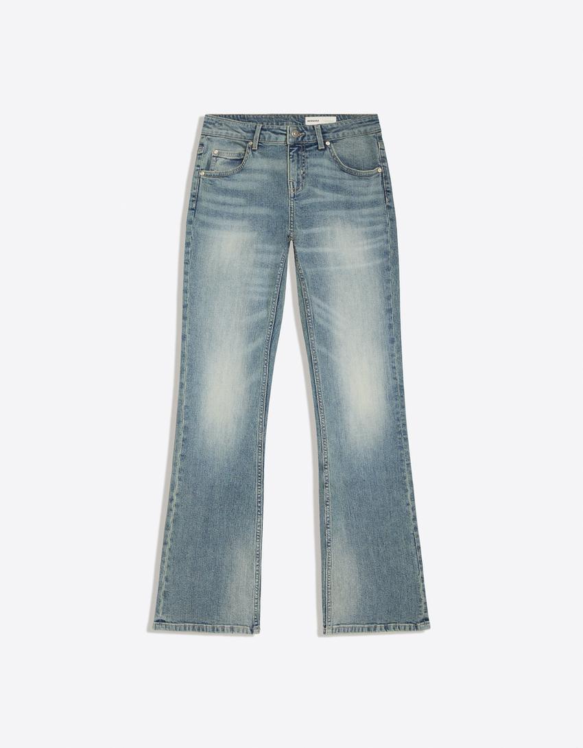 Jeansy o kroju bootcut slim z niskim stanem-Wyblakły niebieski