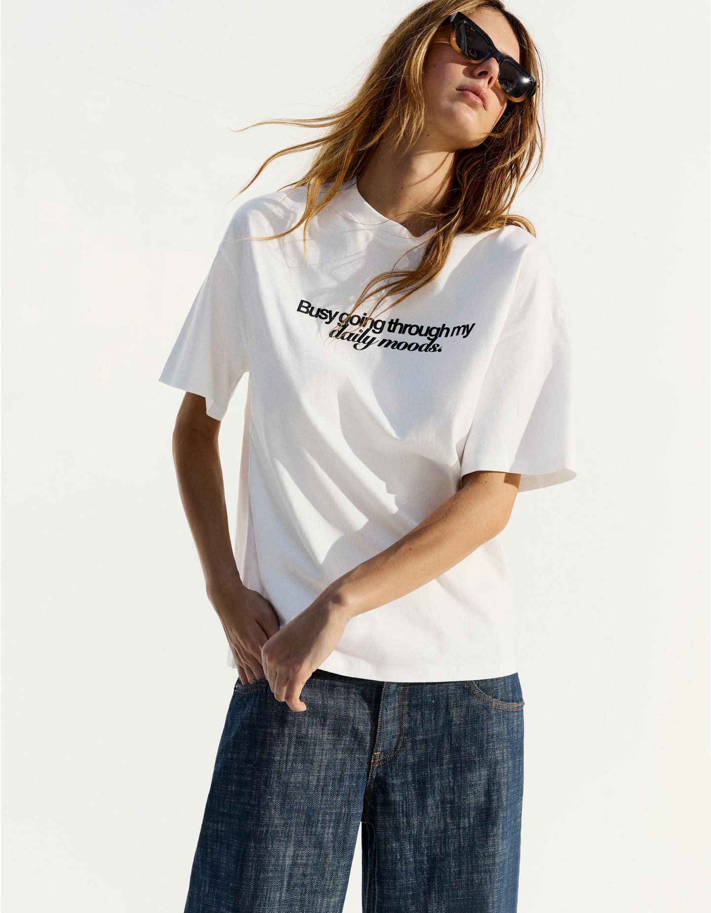 Bershka Camiseta Manga Corta Print Barbie Mujer Blanco Roto