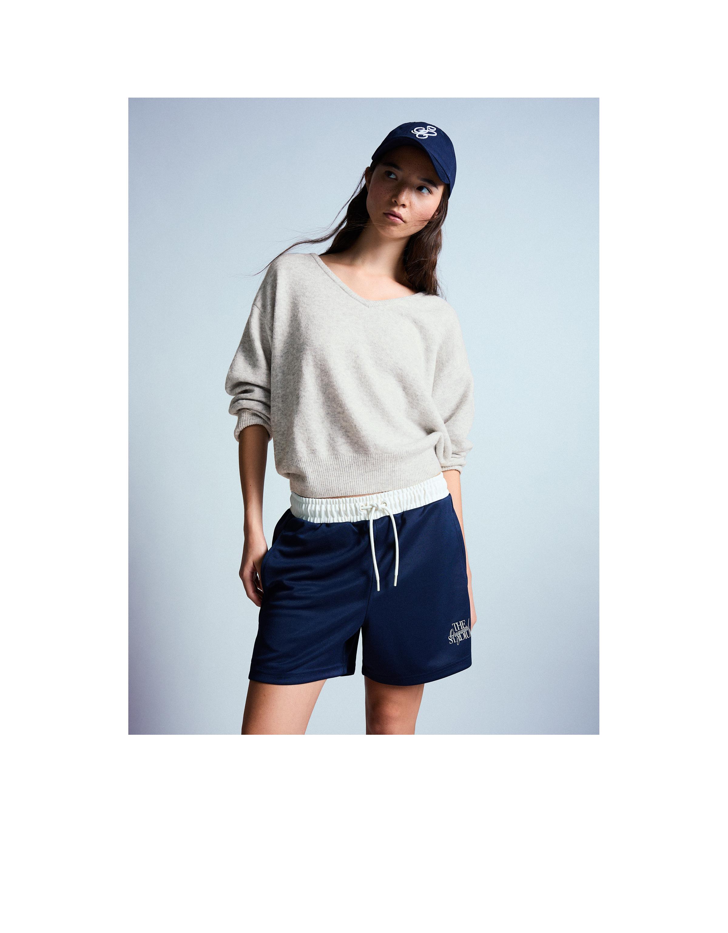 Oversize V-neck soft touch sweater — Grey