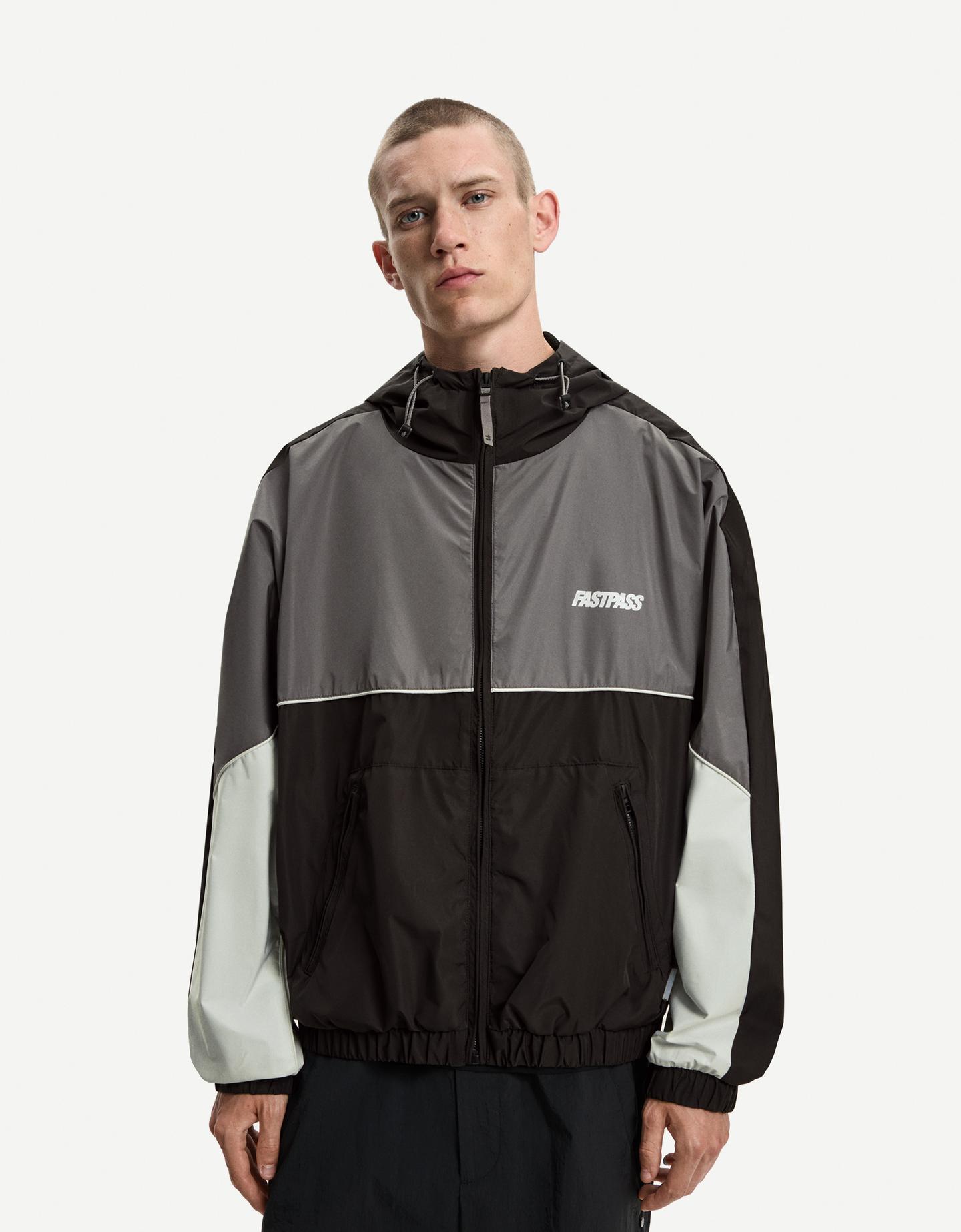 Bershka lekka kurtka z kapturem typu color block czarny