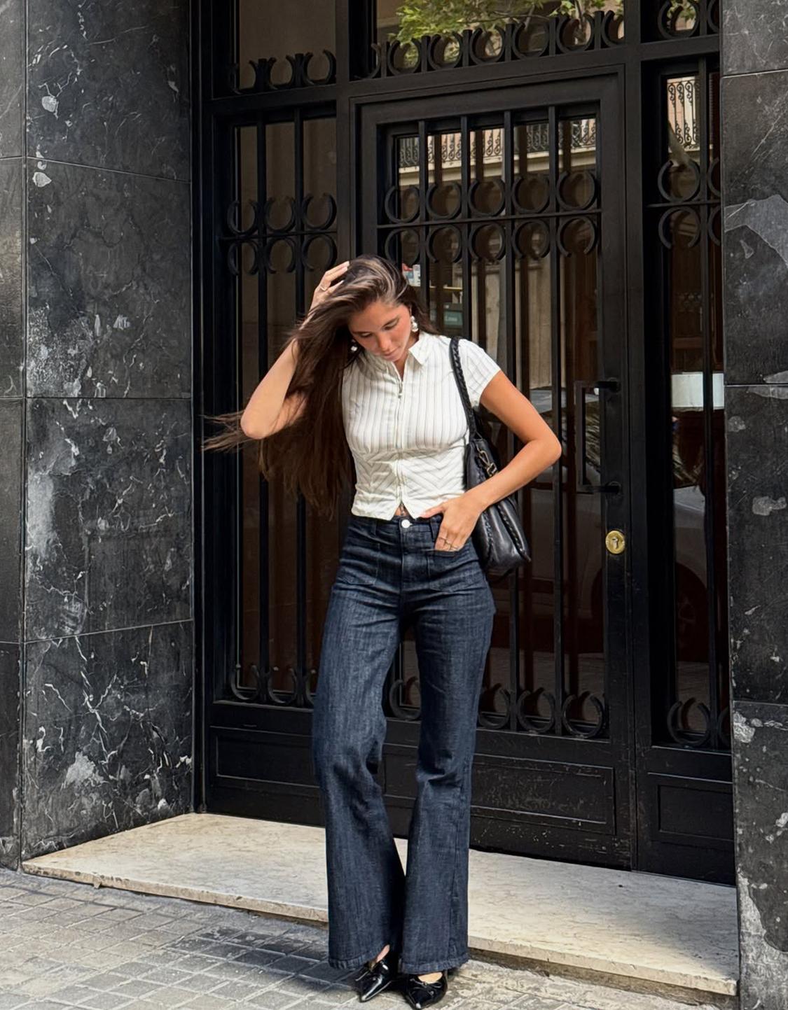 Flared comfort jeans with pockets