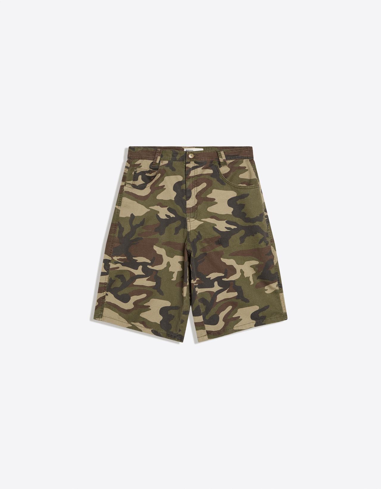 Printed skater Bermuda shorts — Khaki