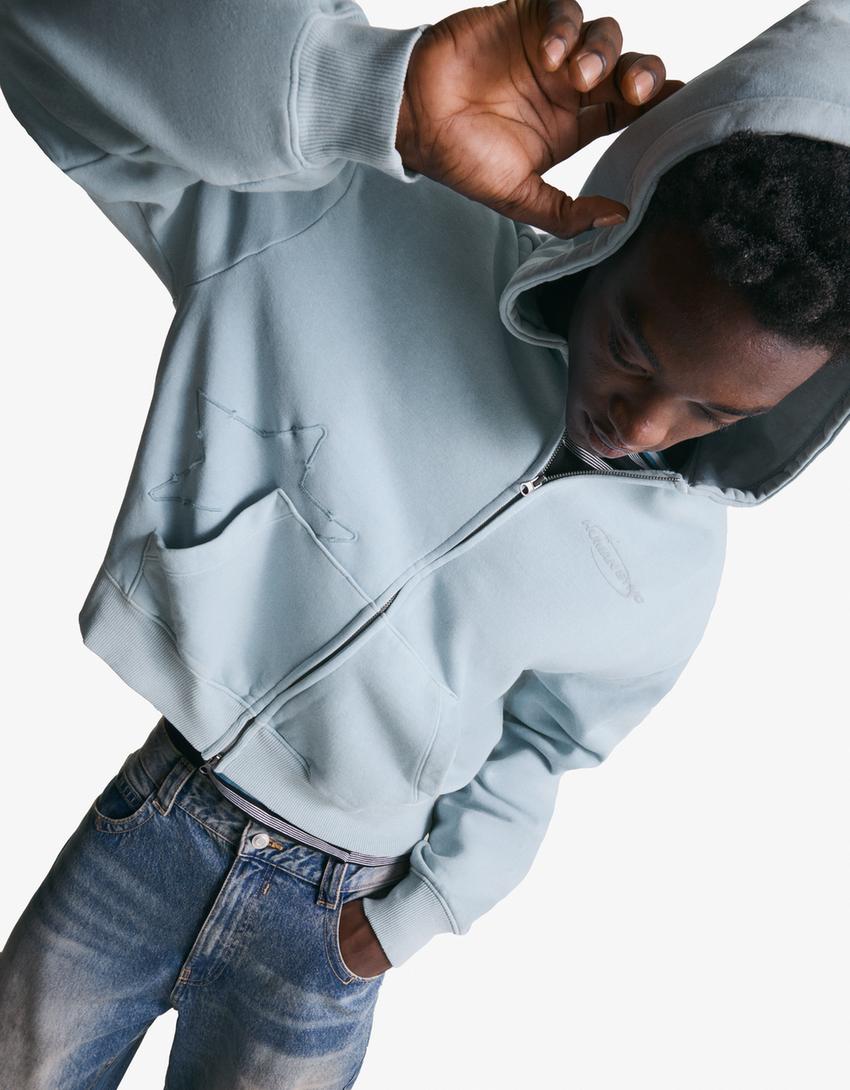 Cropped sweatshirt with zip and embroidery-Light blue