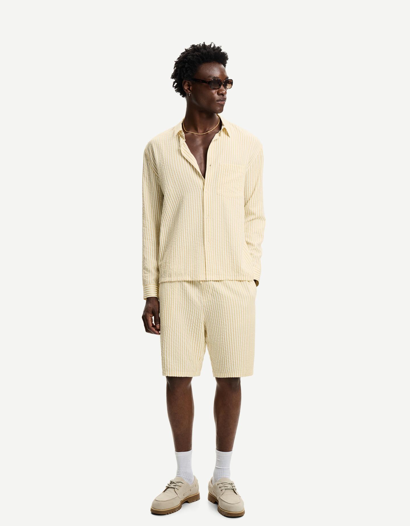 Bershka bermudy jogger w paski żółty