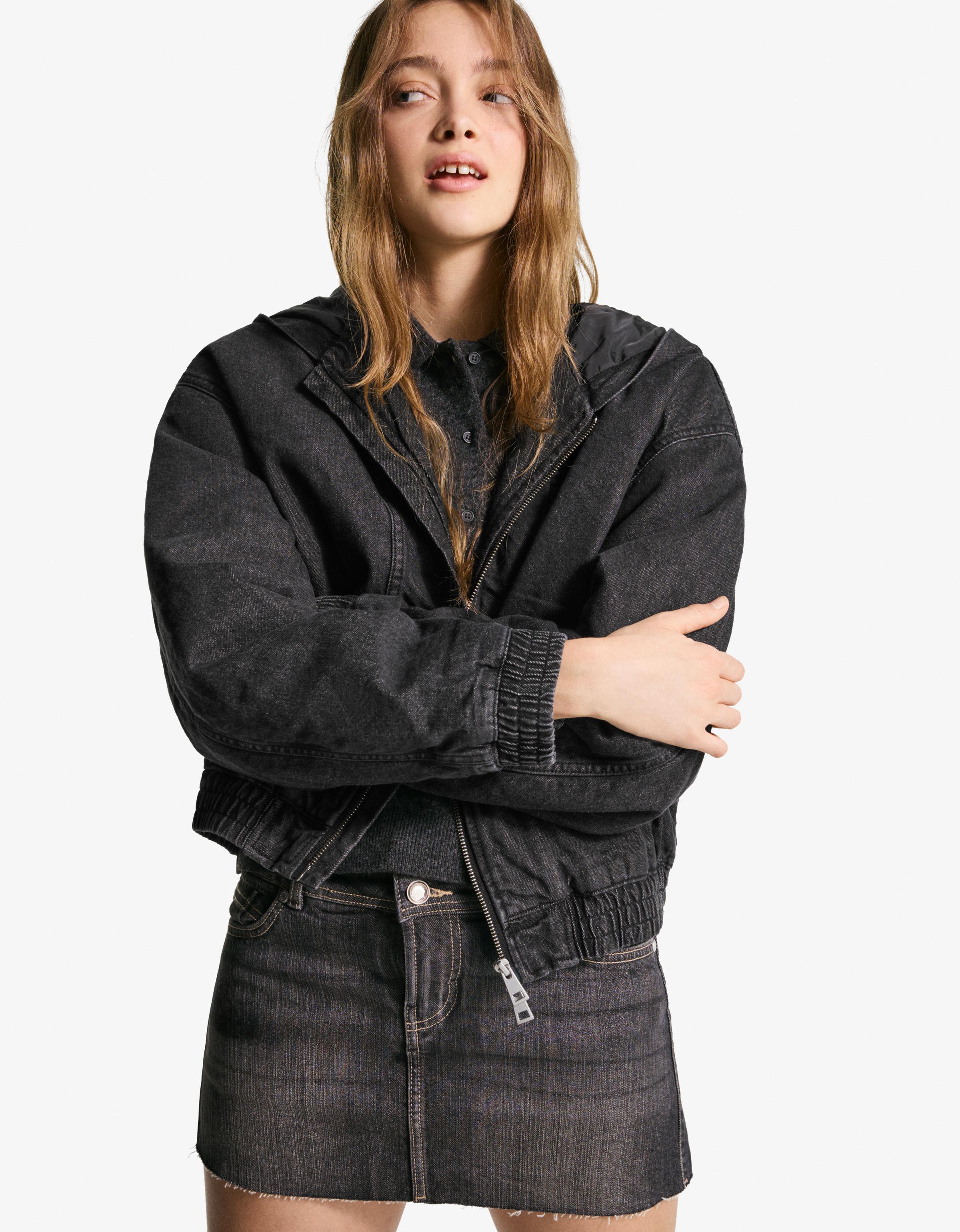 Bershka Jeans-Bomberjacke Mit Kapuze Und Nieten Damen S Schwarz