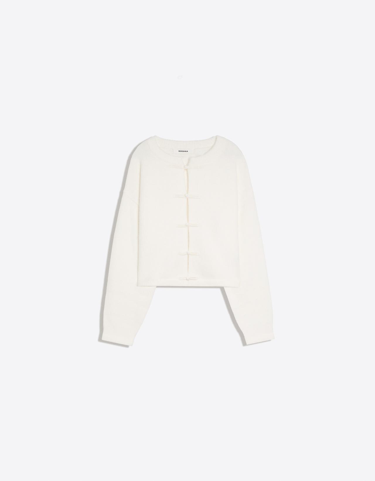 Round neck clasp cardigan — Cream