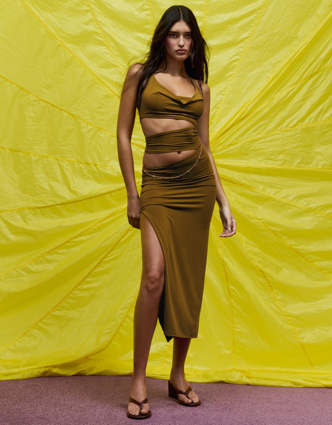 Midi dress with cut-out collar
