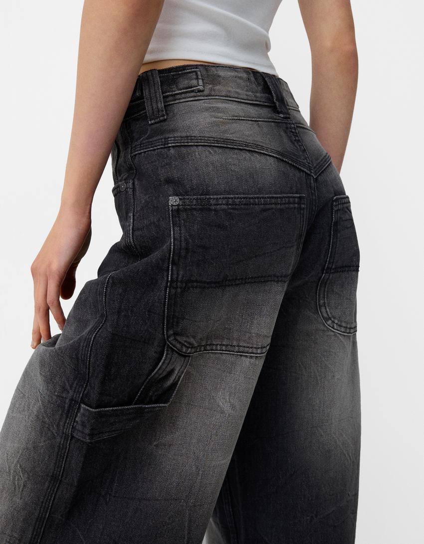 Adjustable balloon fit carpenter jeans - Women | Bershka