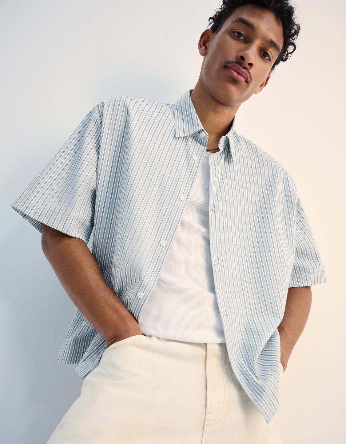 Textured boxy fit short sleeve shirt