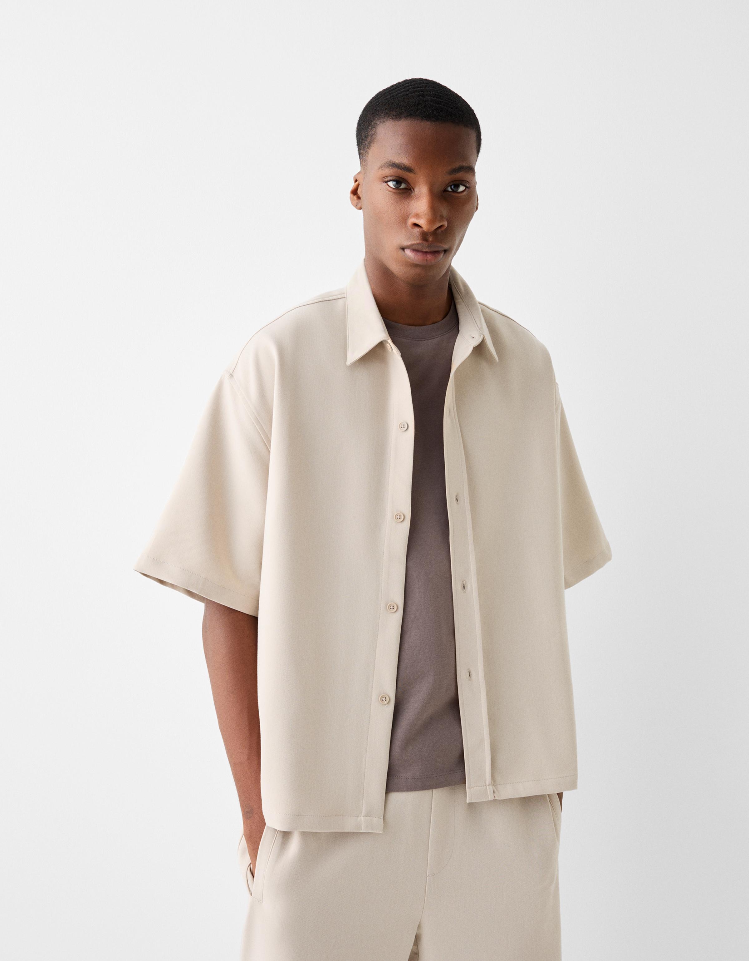 Bershka Tailoring-Hemd Im Boxy Fit Mit Kurzen Ärmeln Herren Xs Sandfarbe