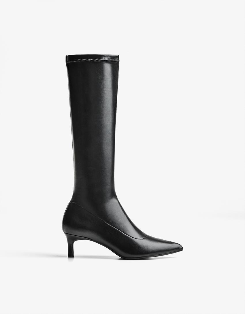 Bota tacão kitten ajustada-Preto