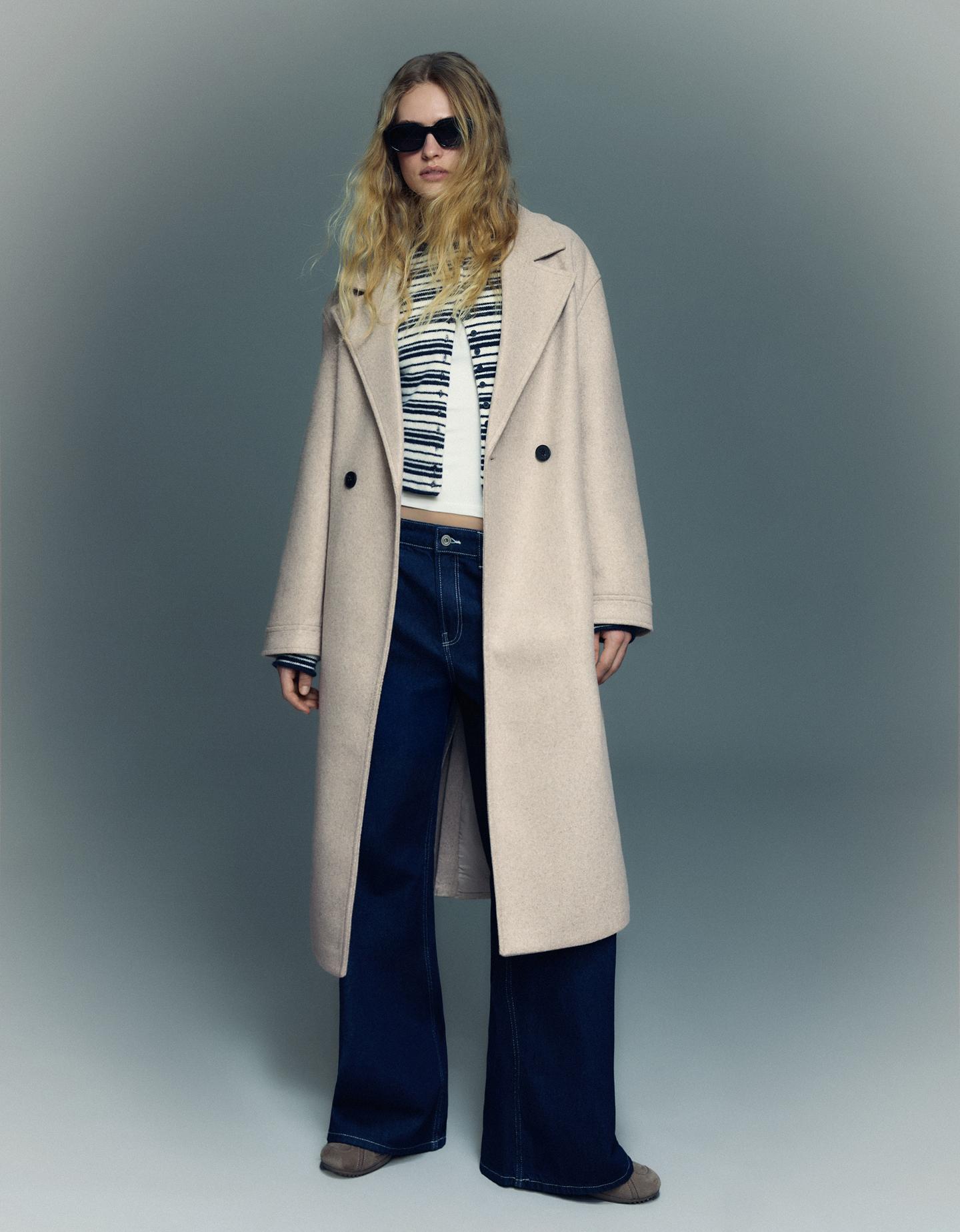 Bershka dwurzędowy płaszcz soft touch wielbłądzi