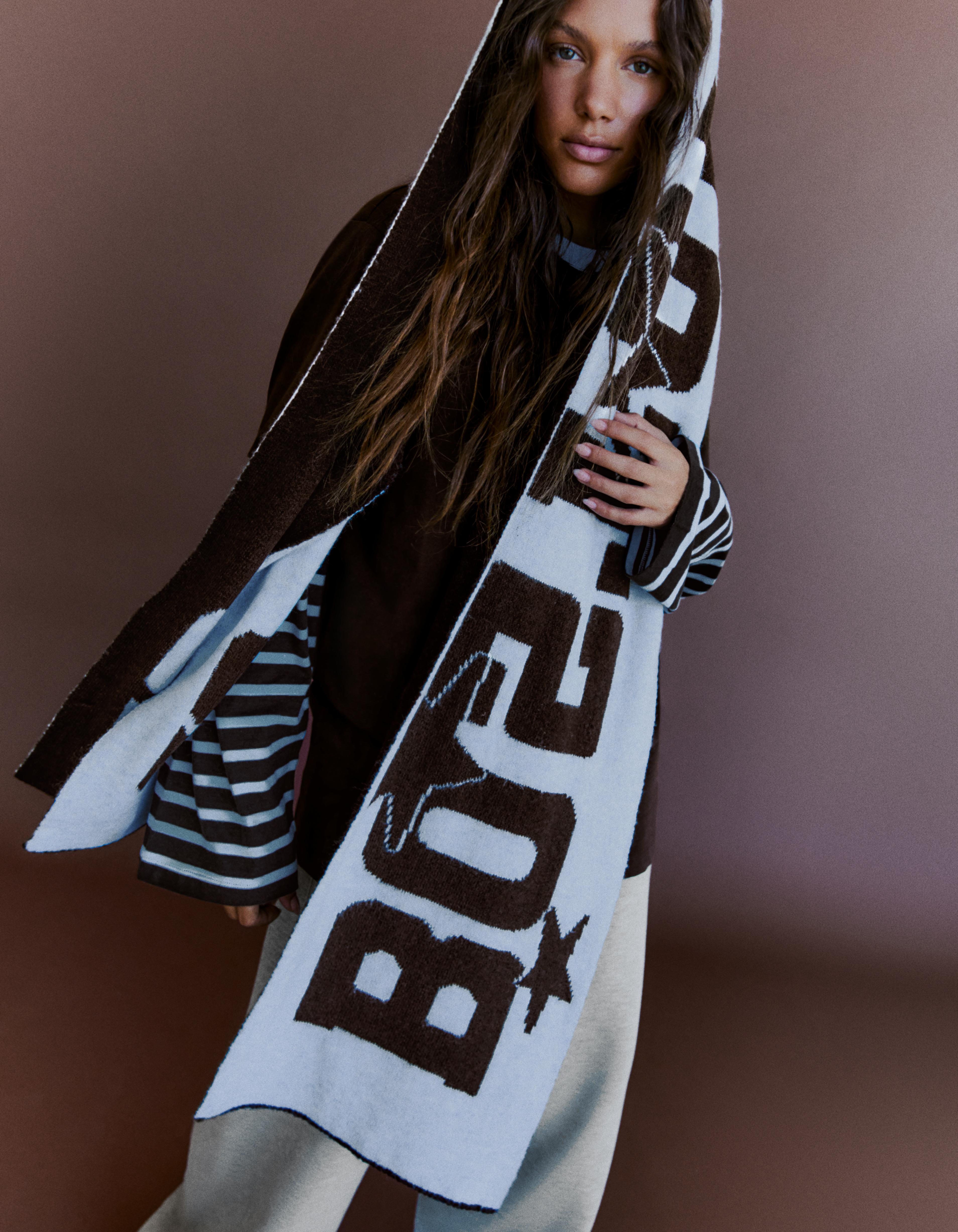 Graphic knit scarf — White