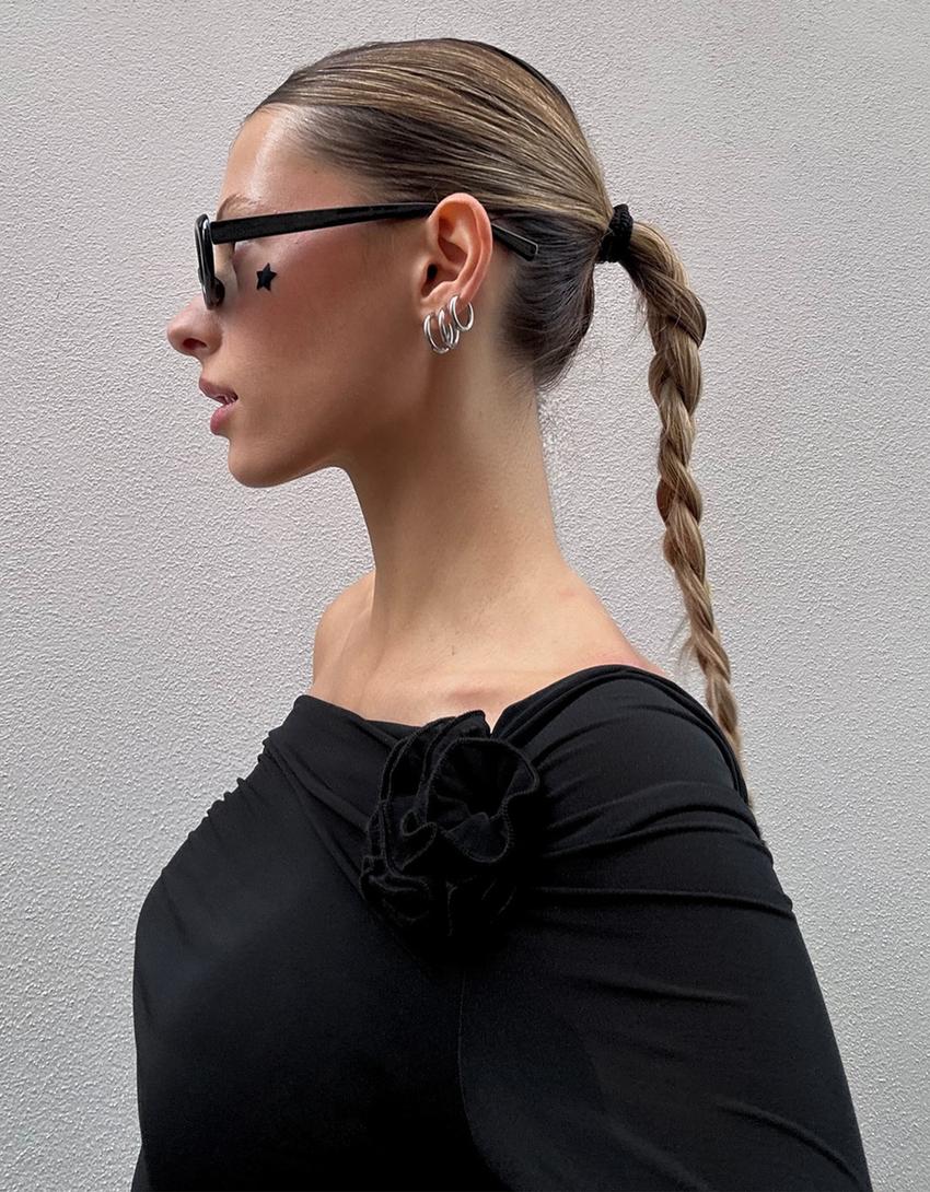 Uzun kollu çiçekli top-Siyah