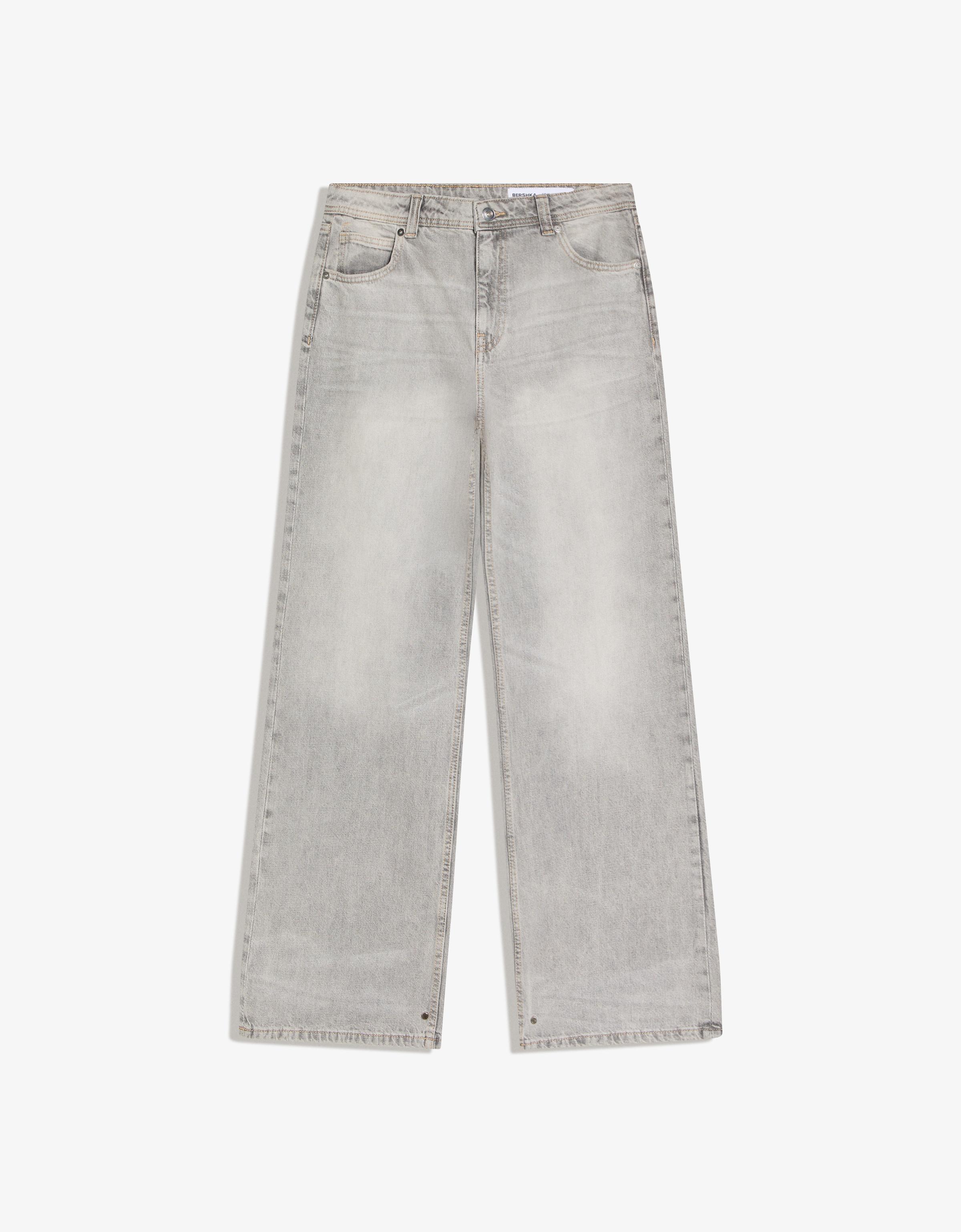 Mid-waist baggy jeans