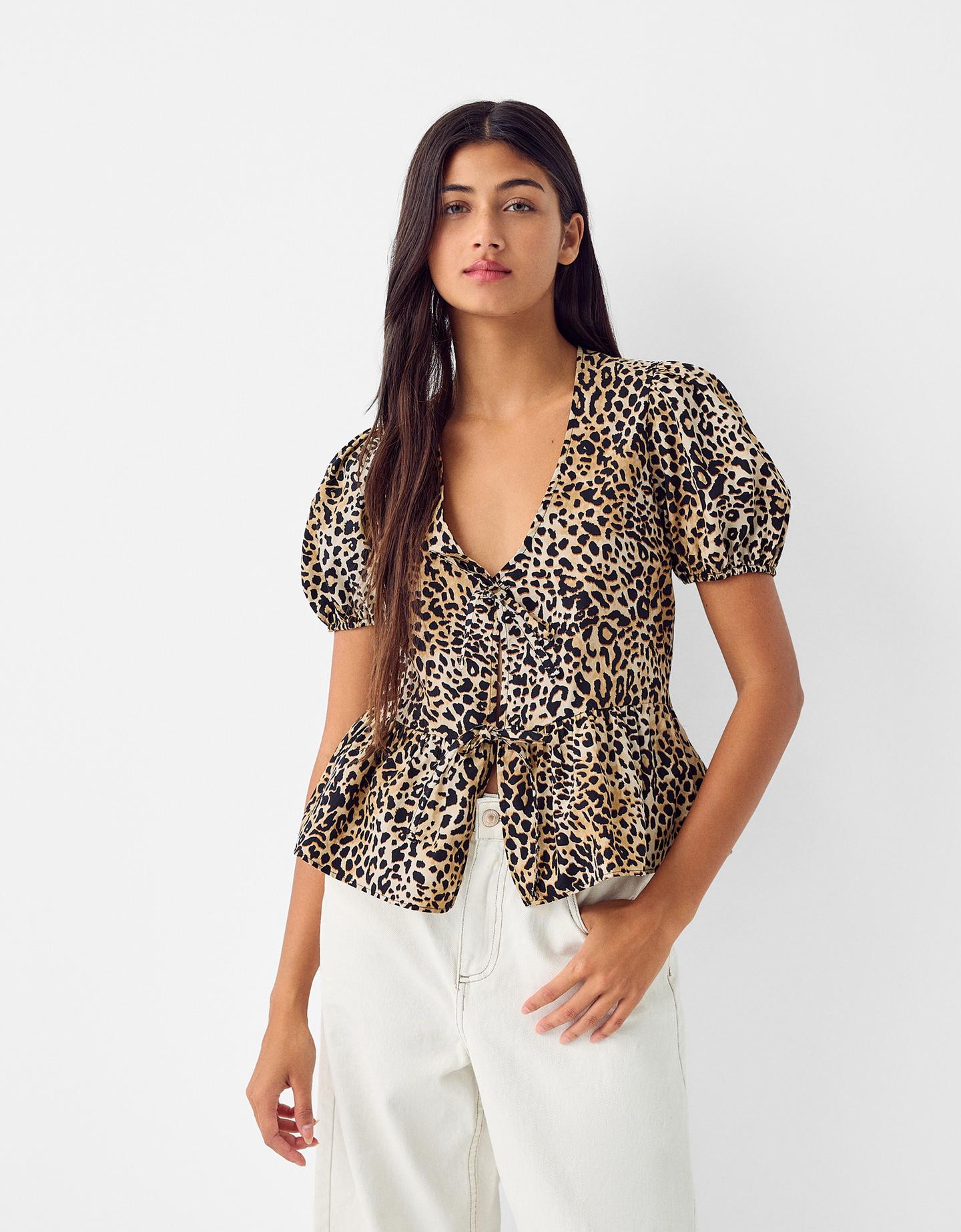 Bershka Camicia Maniche Corte Con Dettaglio Di Fiocco Donna S Sabbia