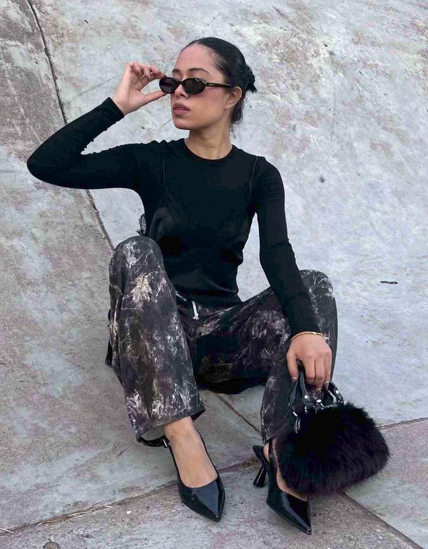 Pantofi toc kitten decupați la spate-Negru