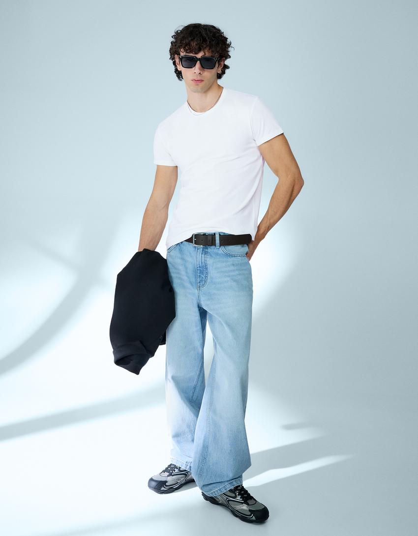 T-Shirt mit kurzen Ärmeln und Roll-up-Weiss