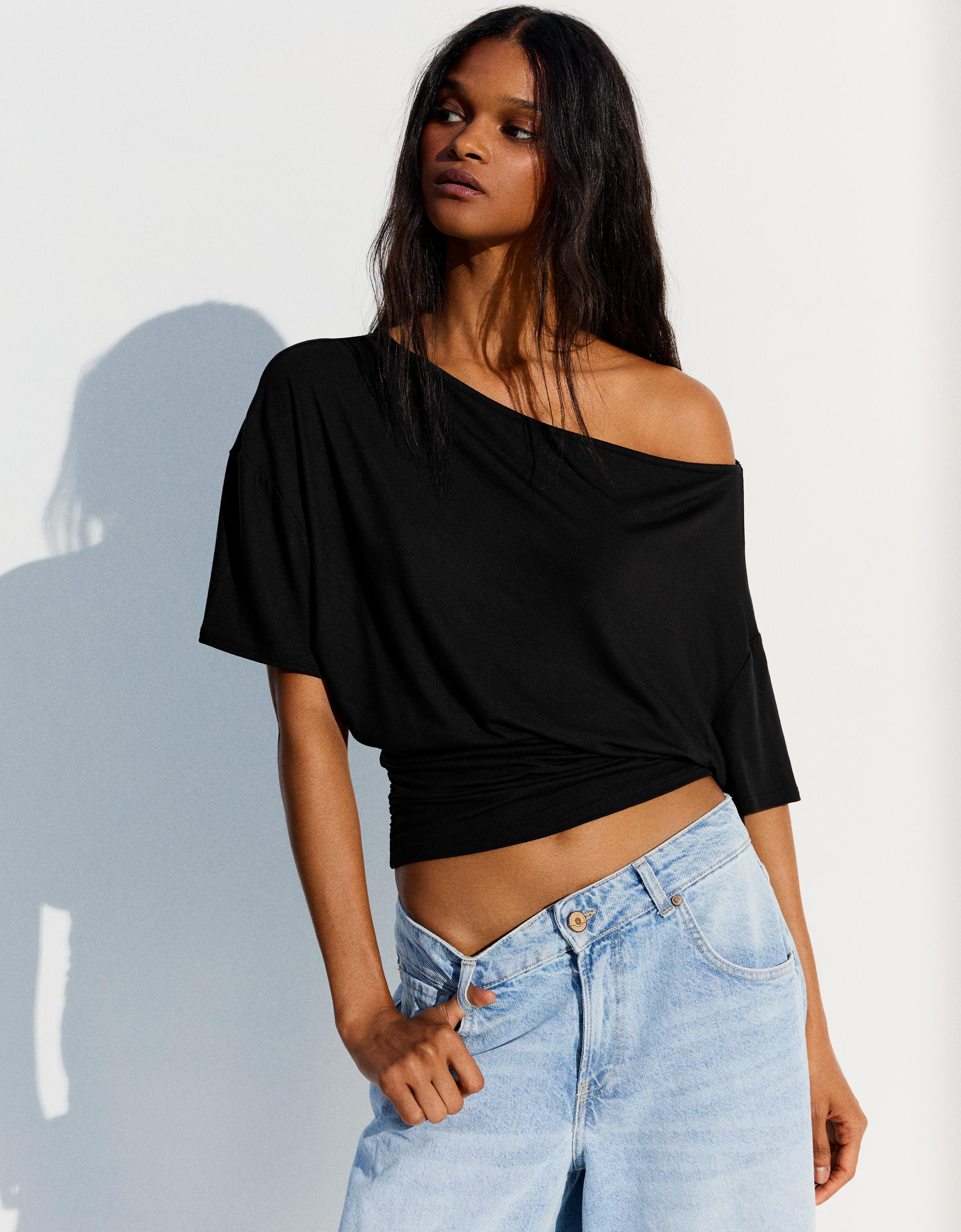 Bershka Camiseta Manga Corta Asimétrica Mujer Negro