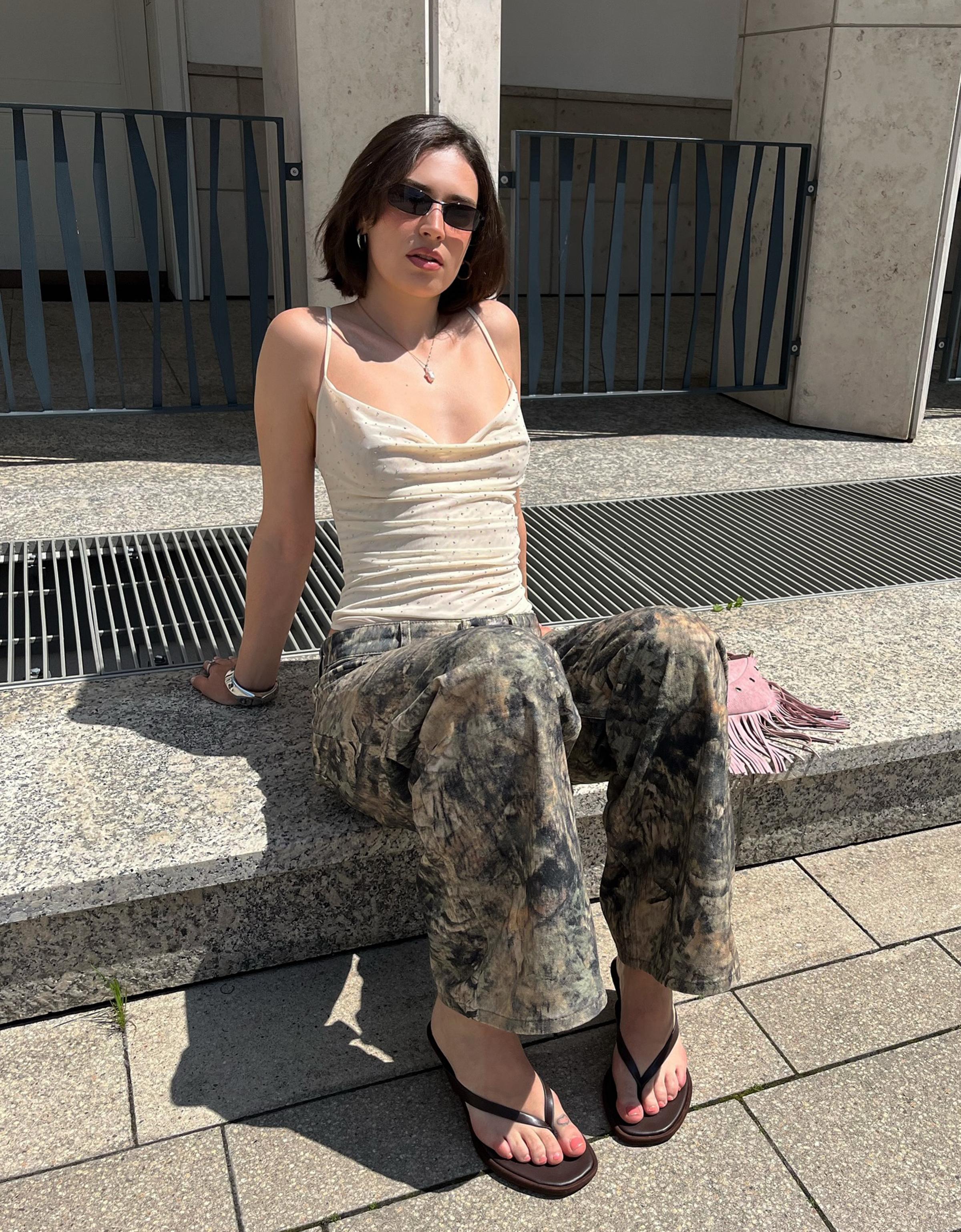 Bershka - 【新品•タグ付き】ZARAの姉妹ブランド Bershkaスポーツブラ Bershka, Zara's cheaper sister brand, is finally in the US