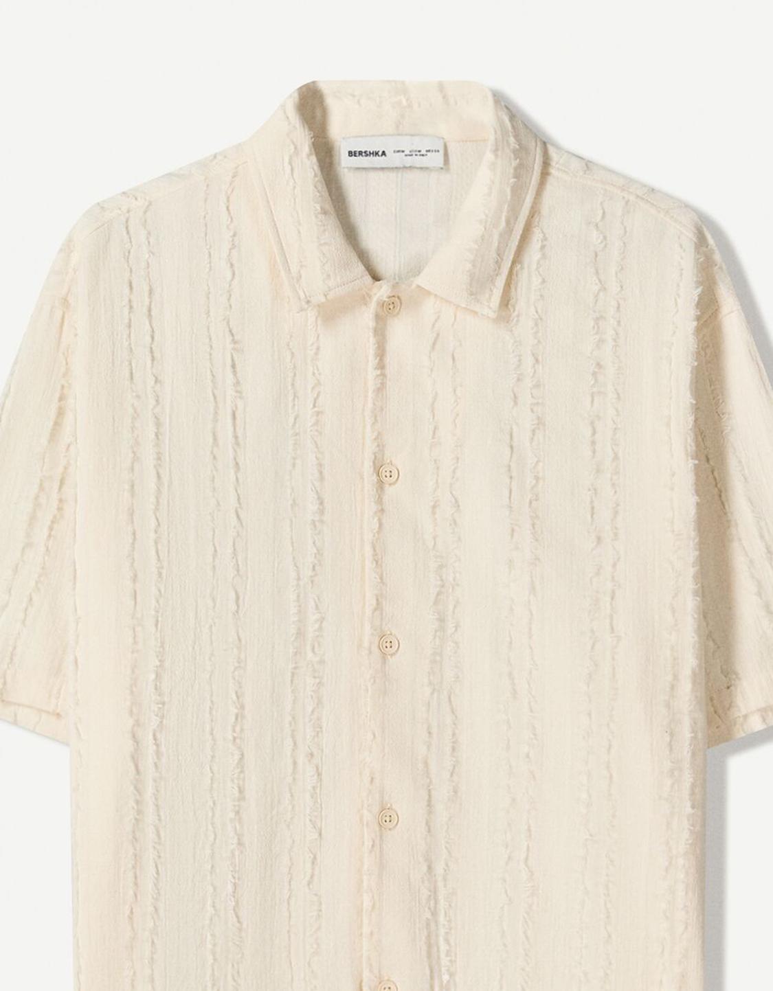 Textured short sleeve shirt