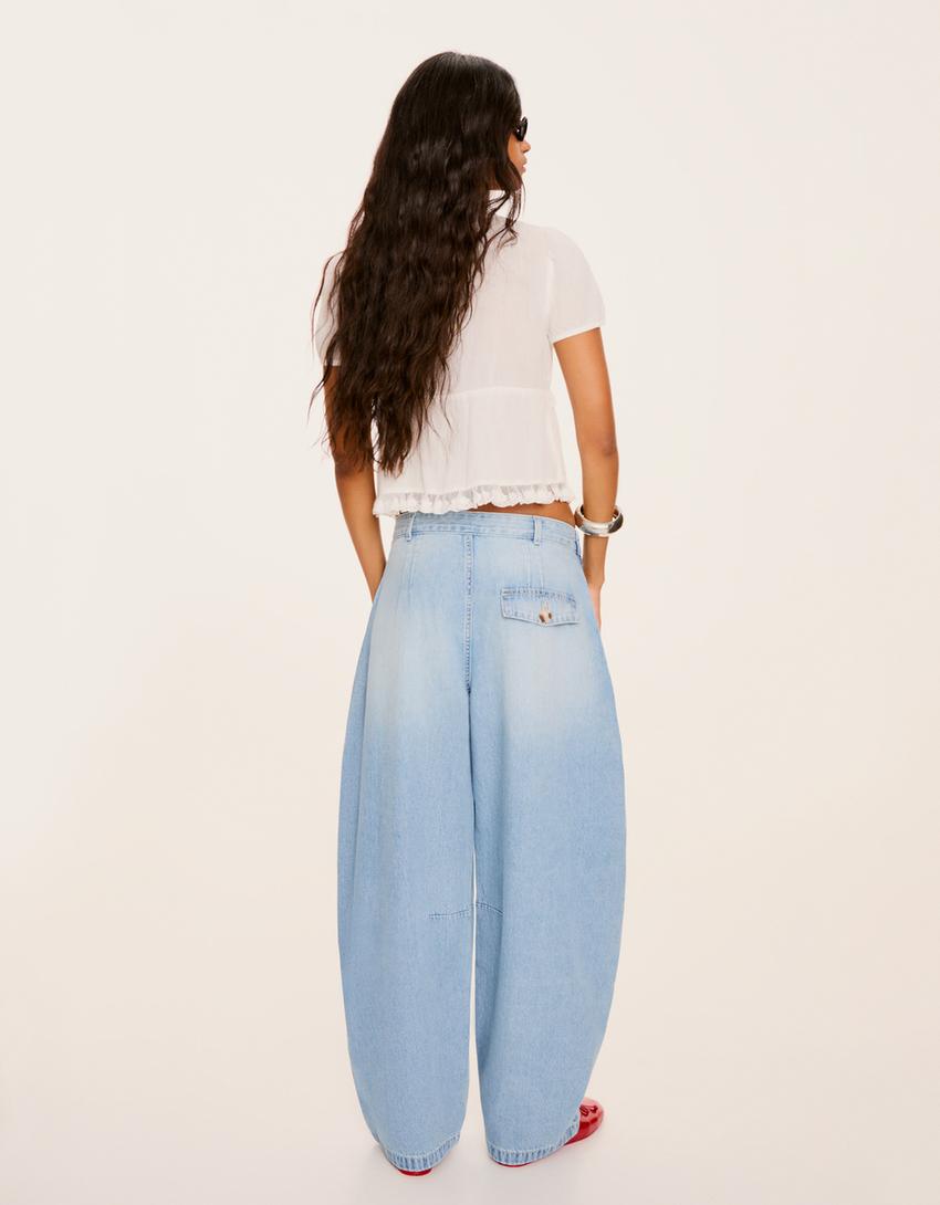 Twisted Jeans mit Puffärmeln und tiefem Bund-Ausgewaschenes Blau