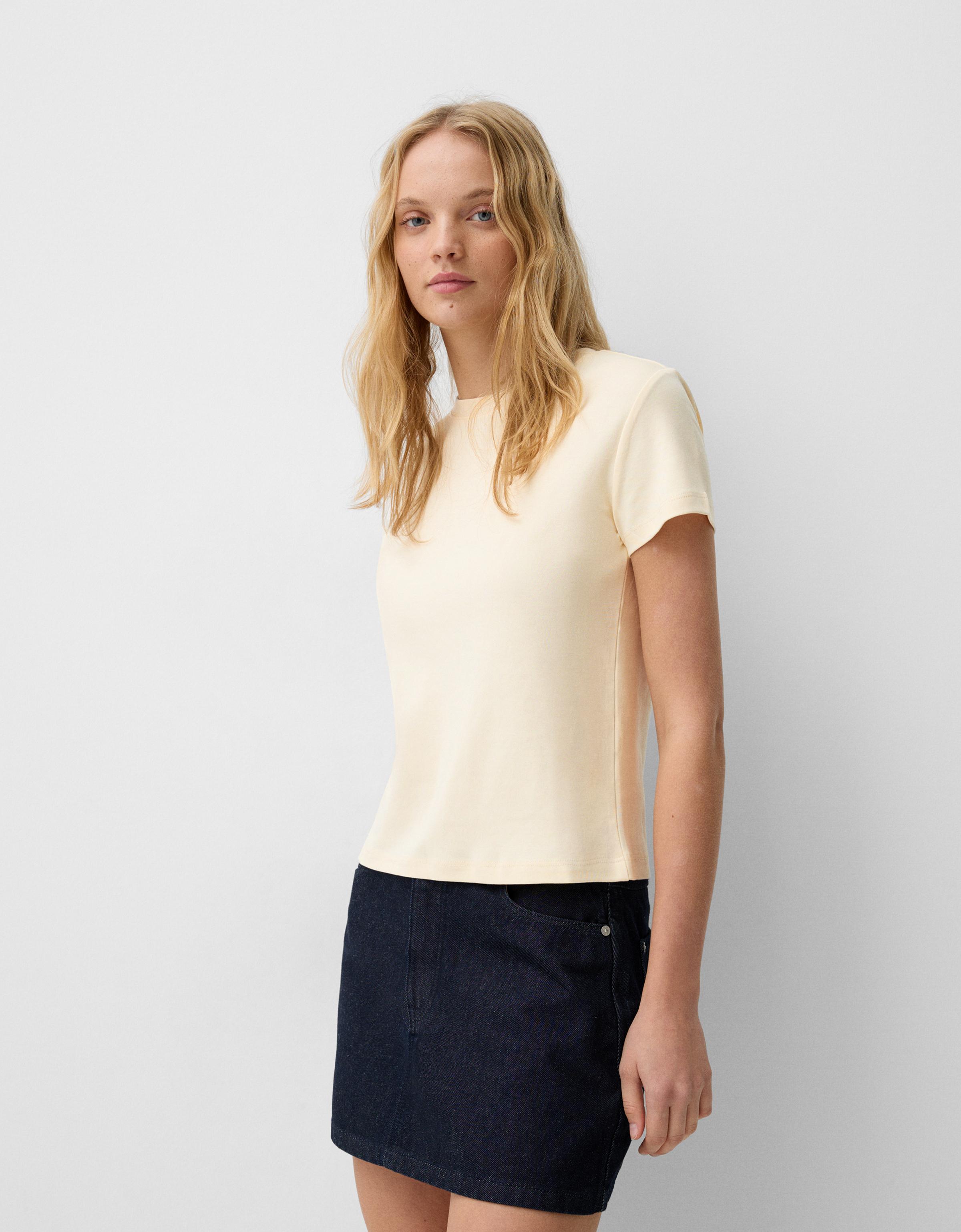 Bershka Dickes T-Shirt Mit Kurzen Ärmeln Damen S Beige